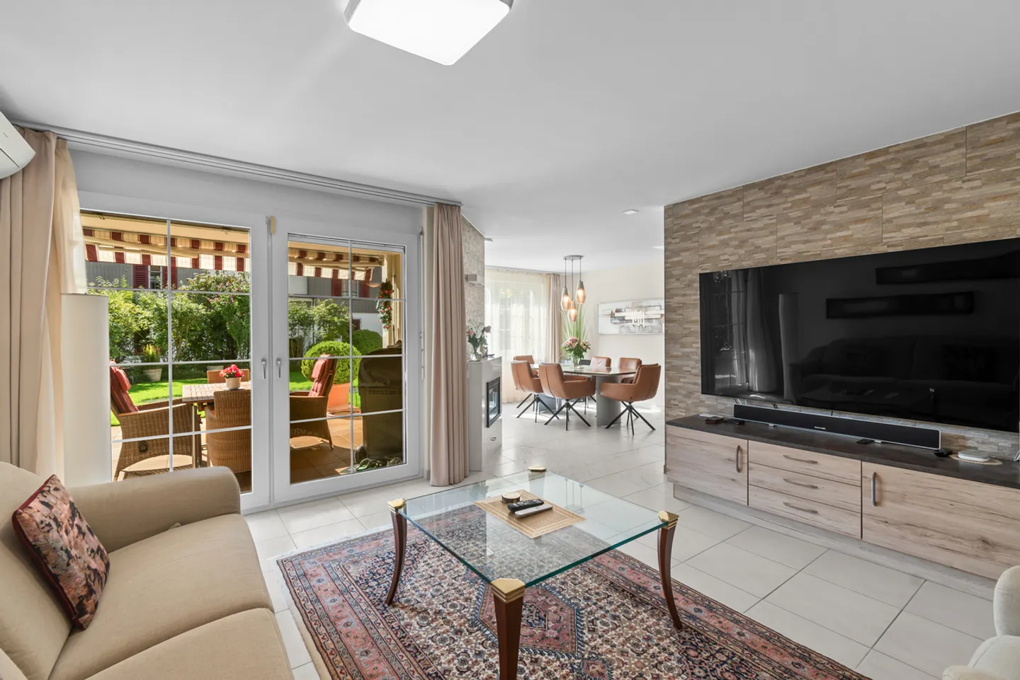 Comfortable condominium with spacious garden area - Photo 1 of 13