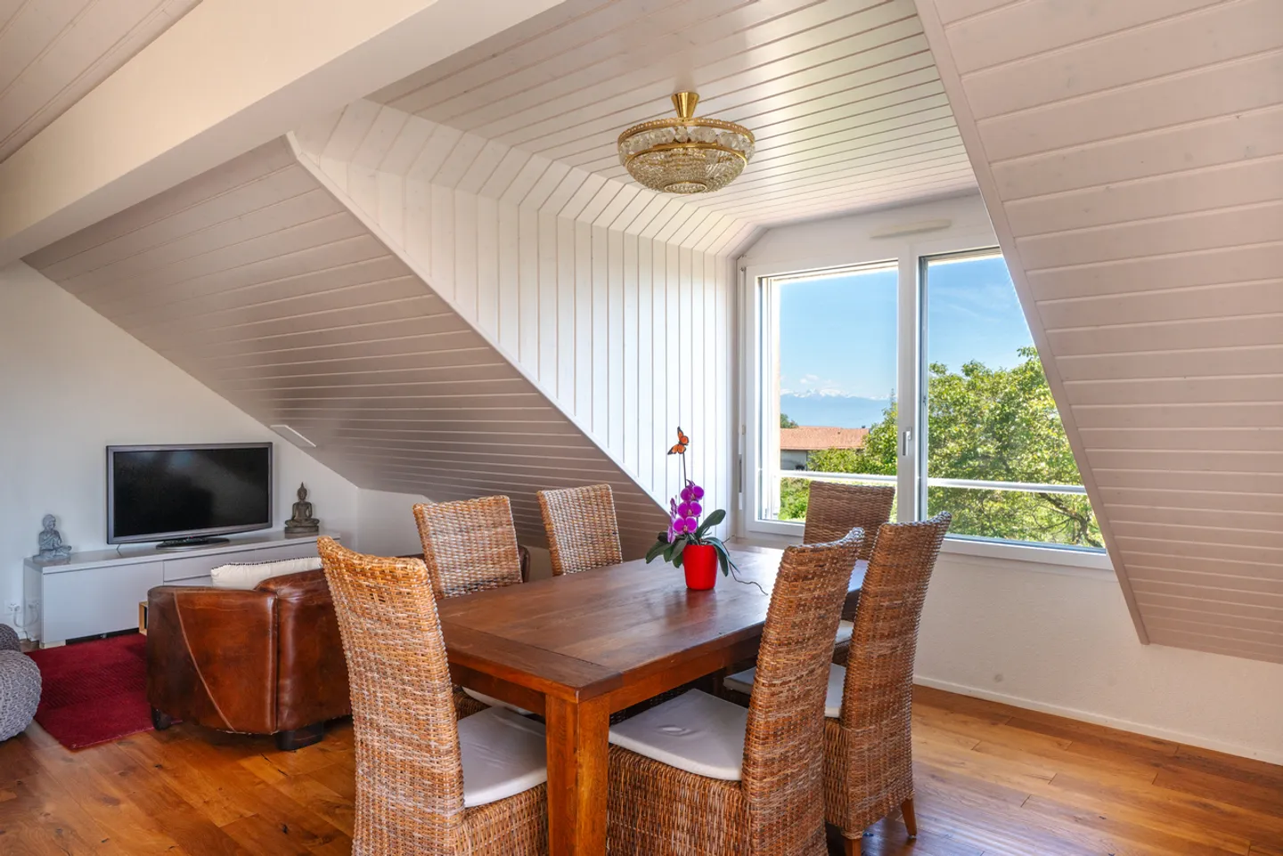 Appartement lumineux avec vue alpine - Photo 3 sur 13