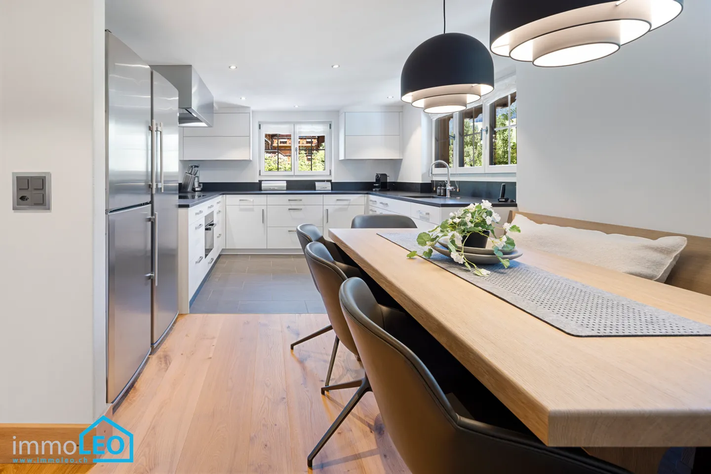 Stilvoll renovierte Chalet-Wohnung  mit Panoramasicht - Foto 2 von 12