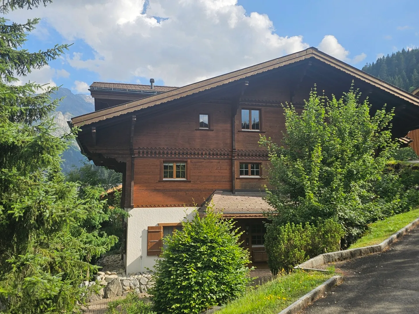 Stilvoll renovierte Chalet-Wohnung  mit Panoramasicht - Foto 11 von 12