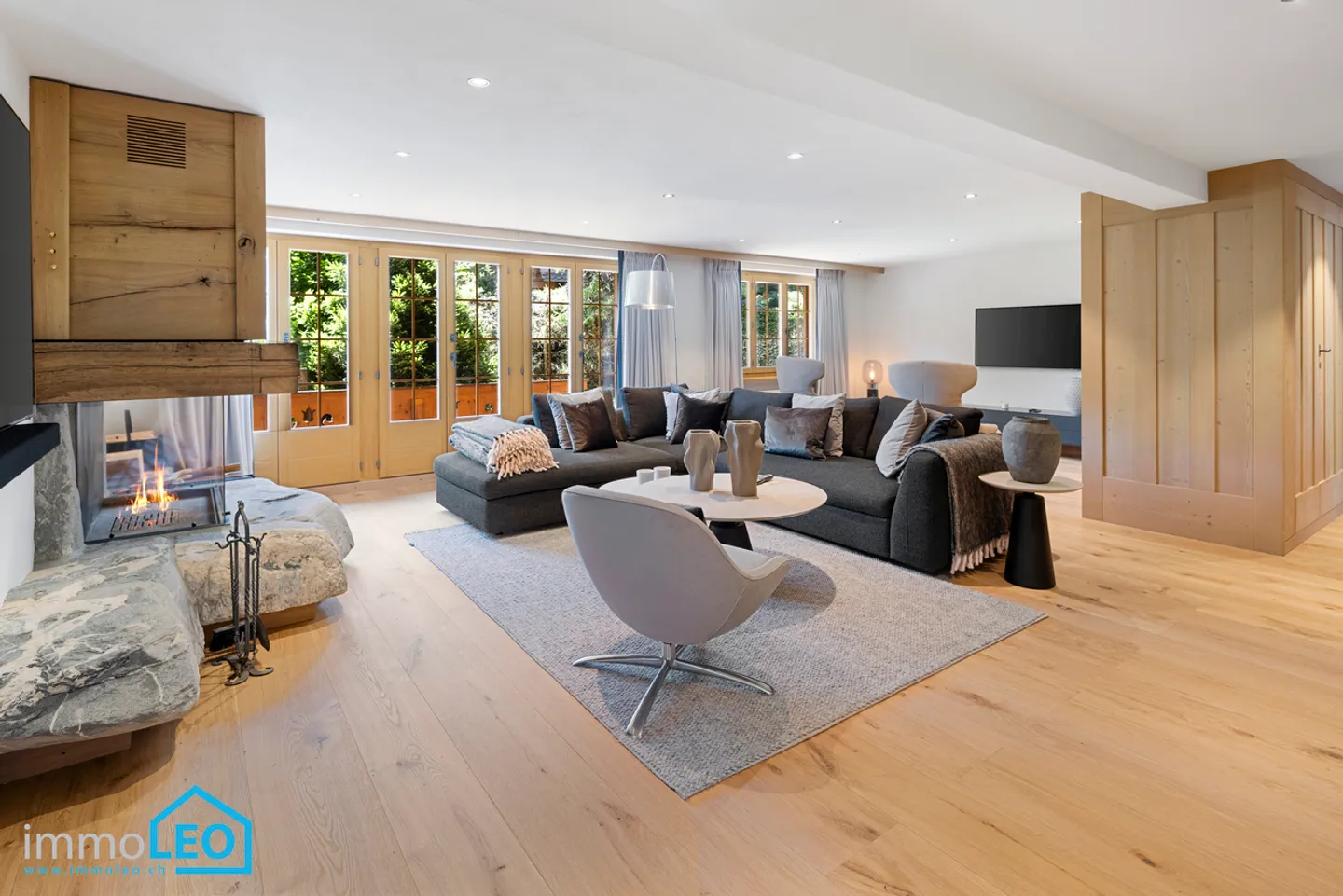 Stilvoll renovierte Chalet-Wohnung  mit Panoramasicht - Foto 1 von 12