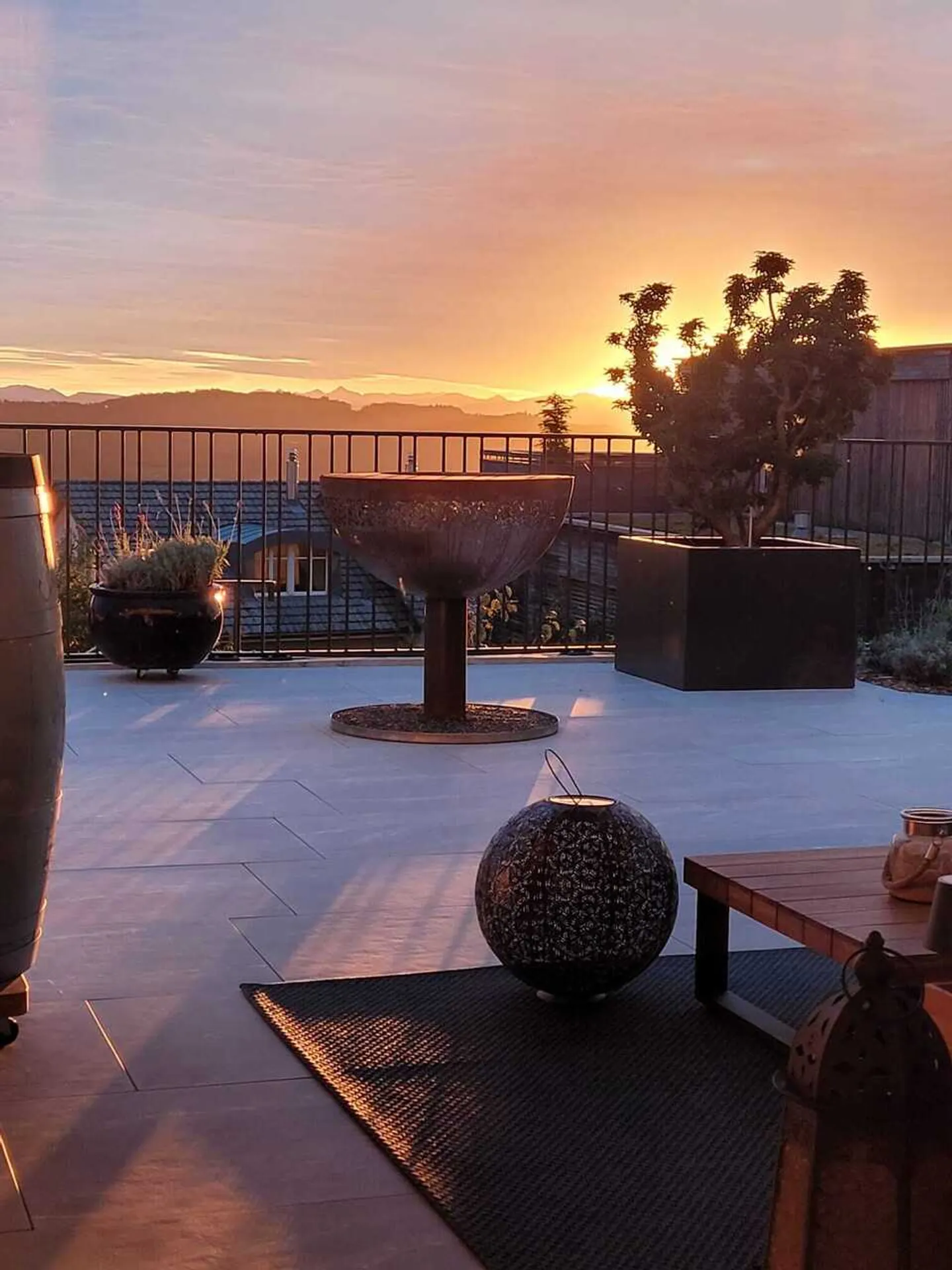 Wunderschöne 4 1/2 Zimmer-Terrassenwohnung mit grandioser Aussicht! - Foto 1 von 13