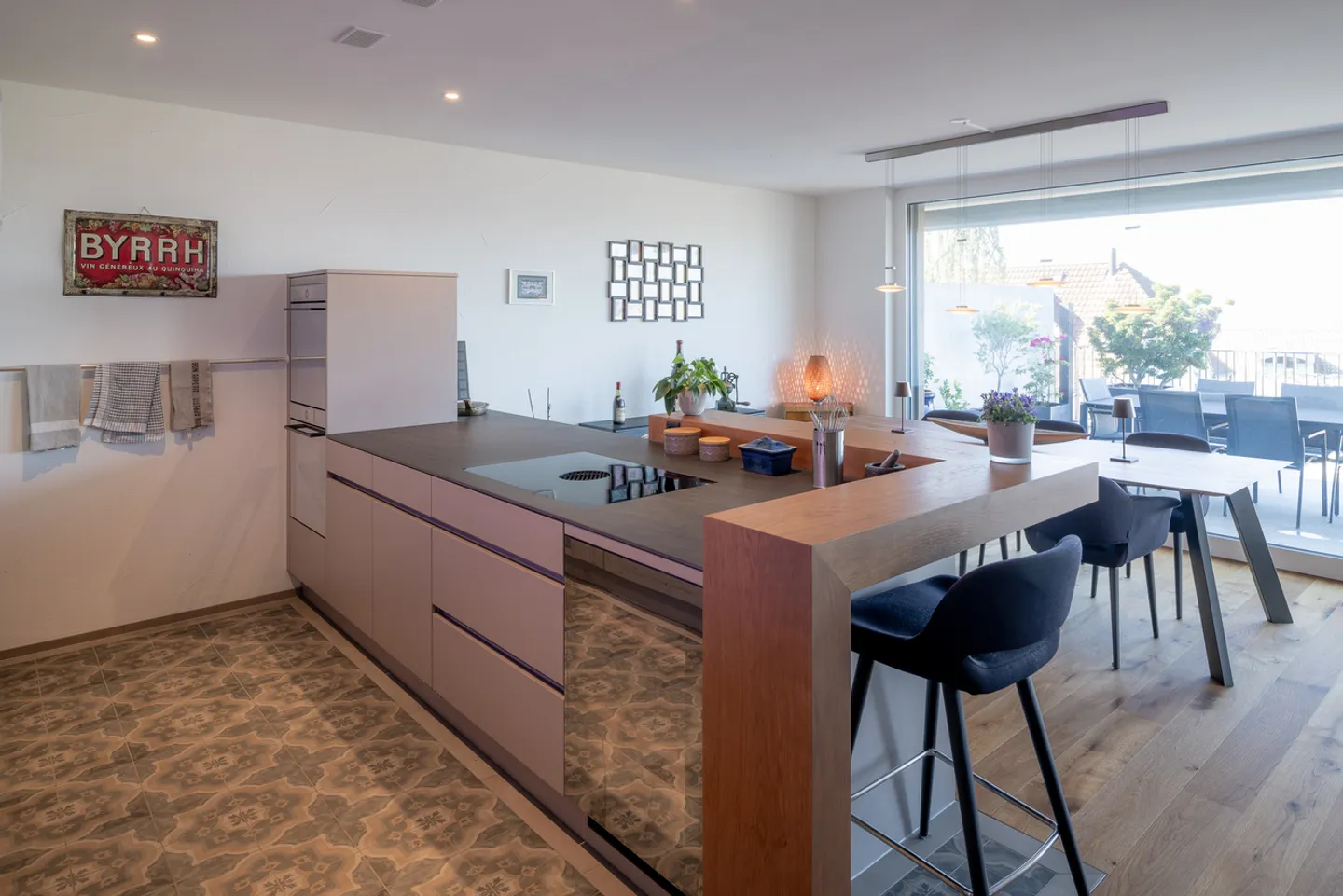 Wunderschöne 4 1/2 Zimmer-Terrassenwohnung mit grandioser Aussicht! - Foto 4 von 13