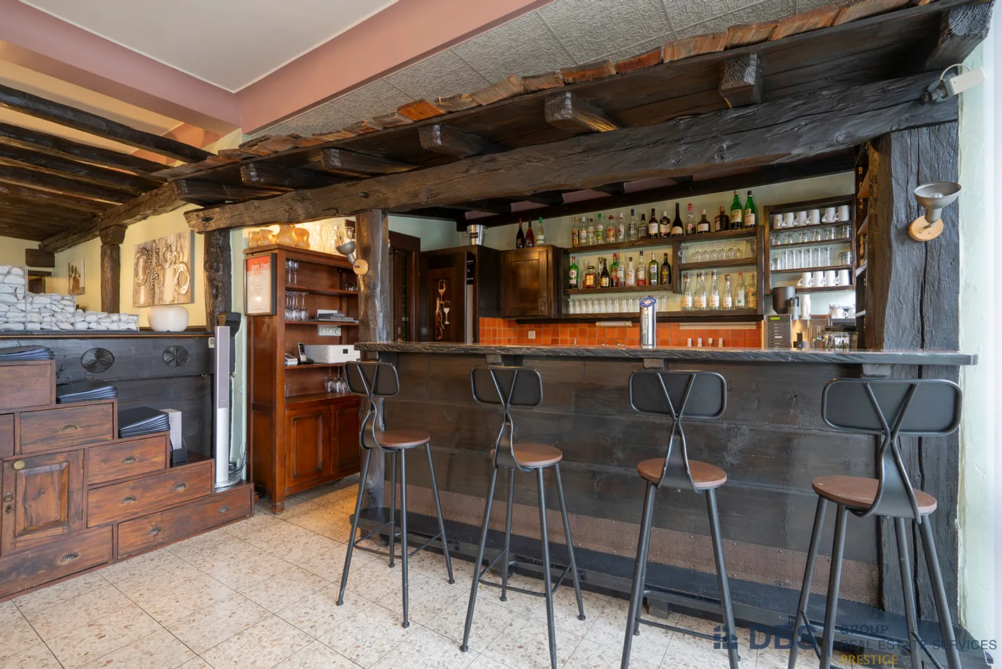 Café-restaurant "Les 3 Suisses" with outbuildings - Photo 5 of 10