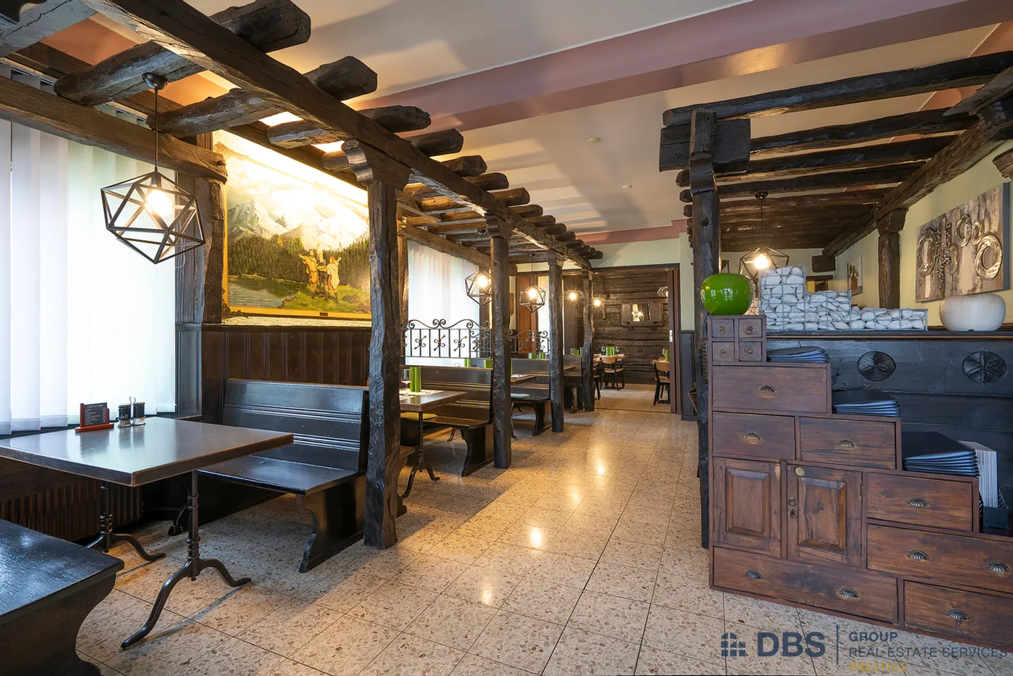 Café-restaurant "Les 3 Suisses" with outbuildings - Photo 3 of 10