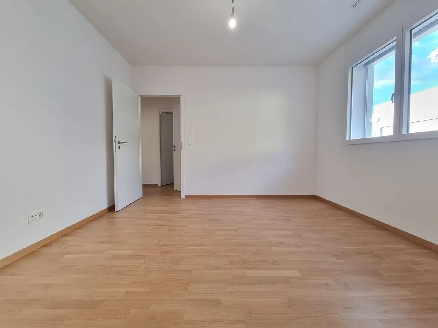 APPARTAMENTO DI 4.5 LOCALI CON TERRAZZA - Foto 11 di 12