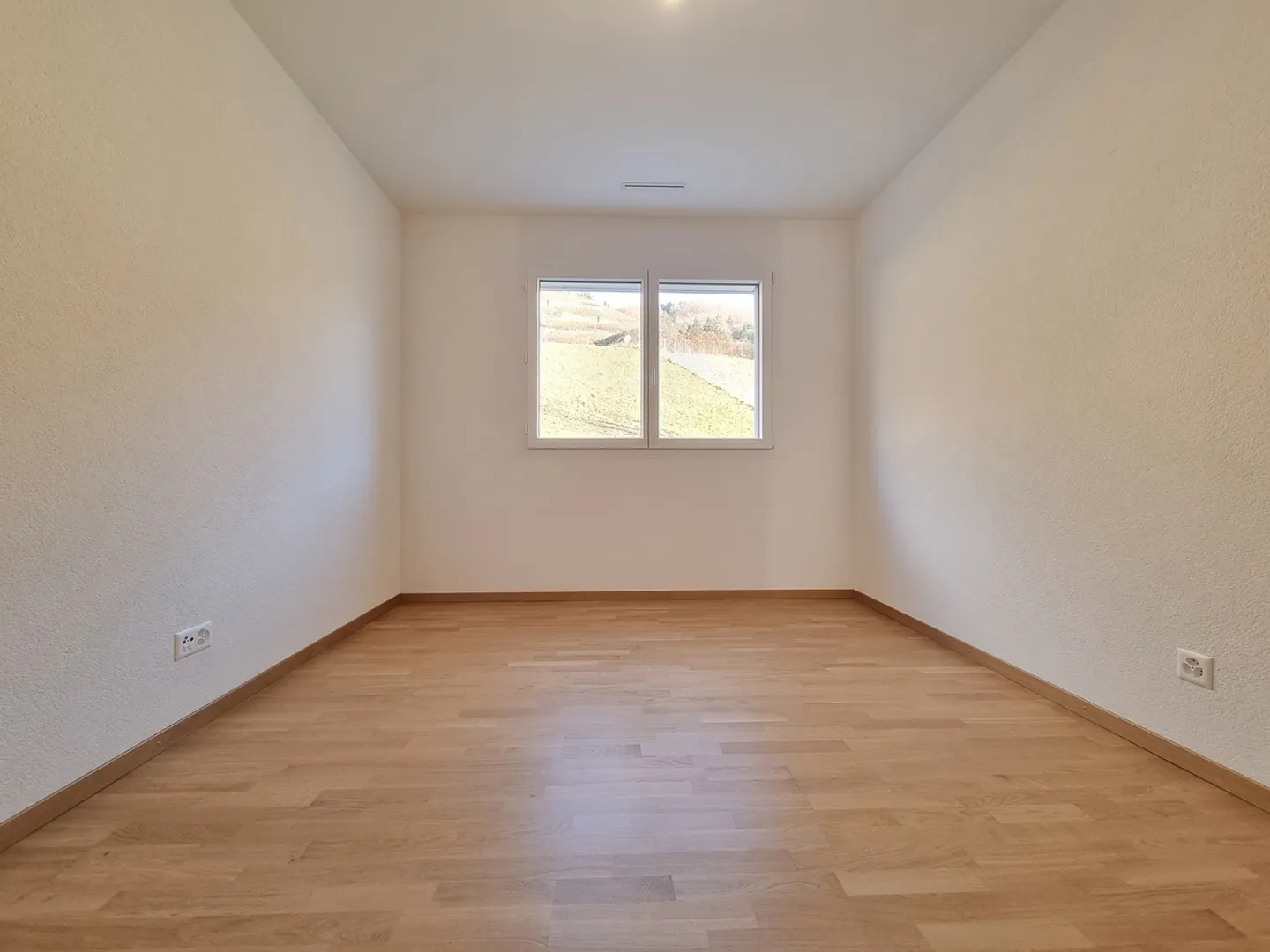 APPARTAMENTO DI 4.5 LOCALI CON TERRAZZA - Foto 9 di 12