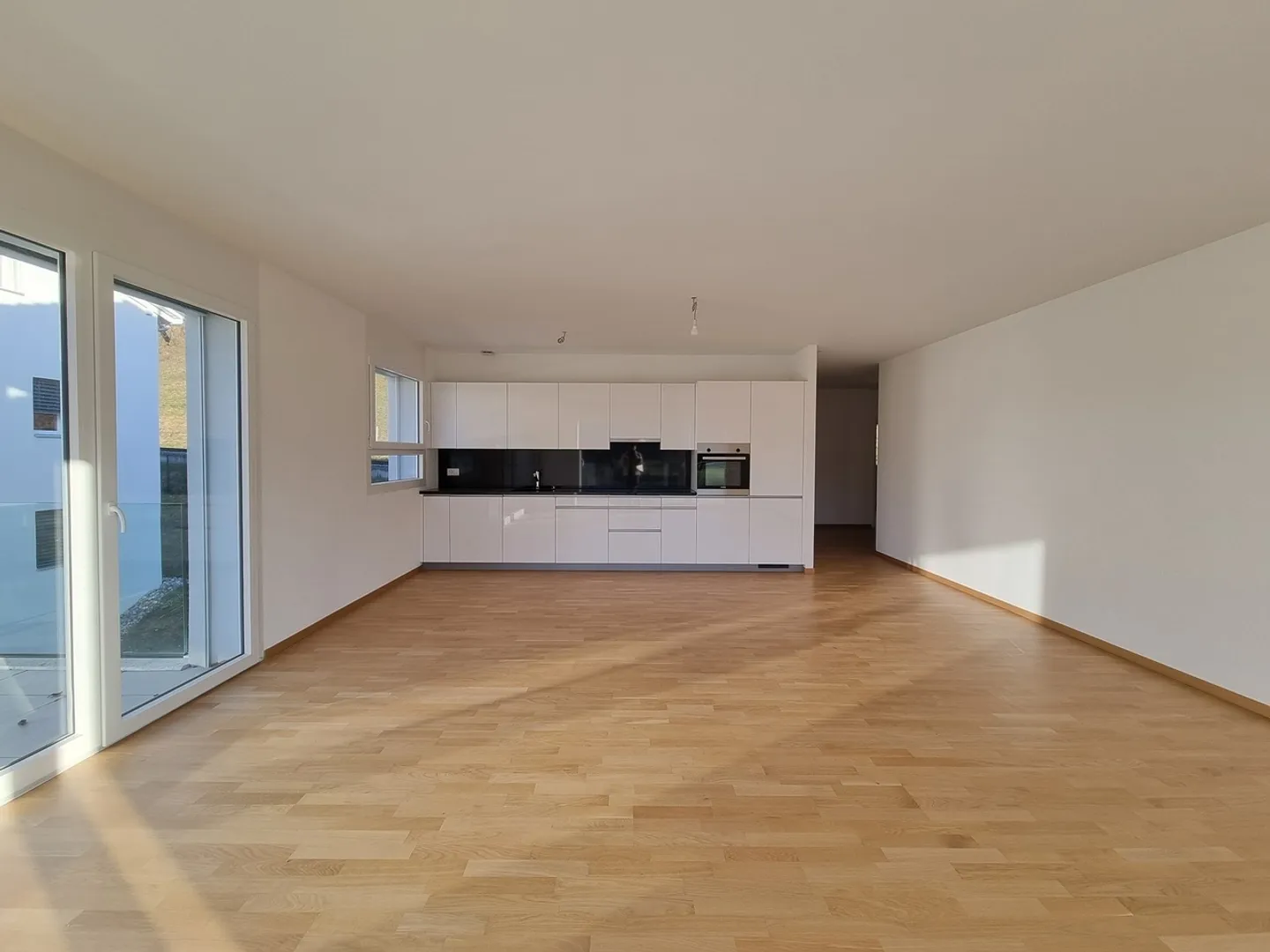 APPARTAMENTO DI 4.5 LOCALI CON TERRAZZA - Foto 6 di 12