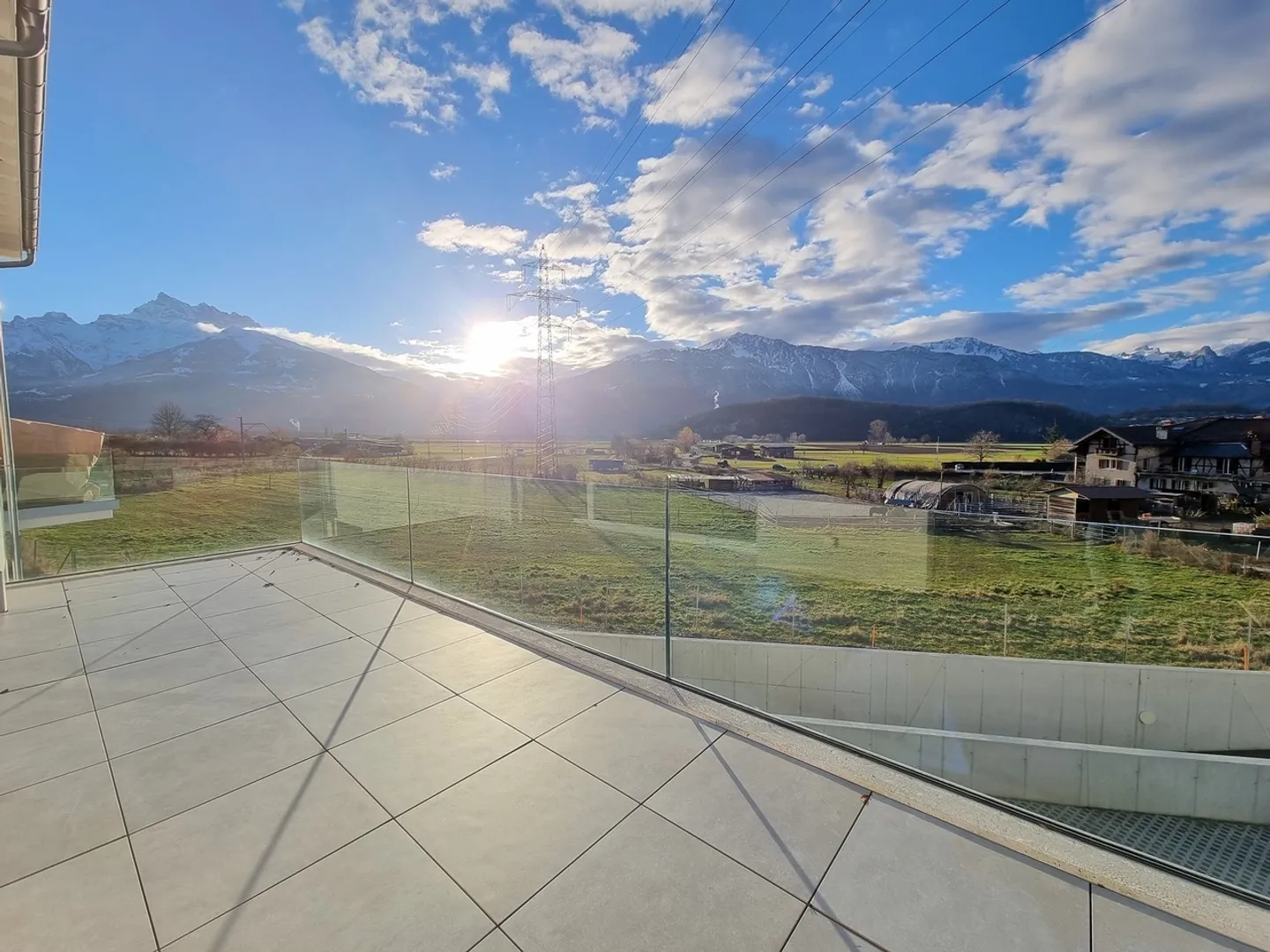 APPARTAMENTO DI 4.5 LOCALI CON TERRAZZA - Foto 2 di 12