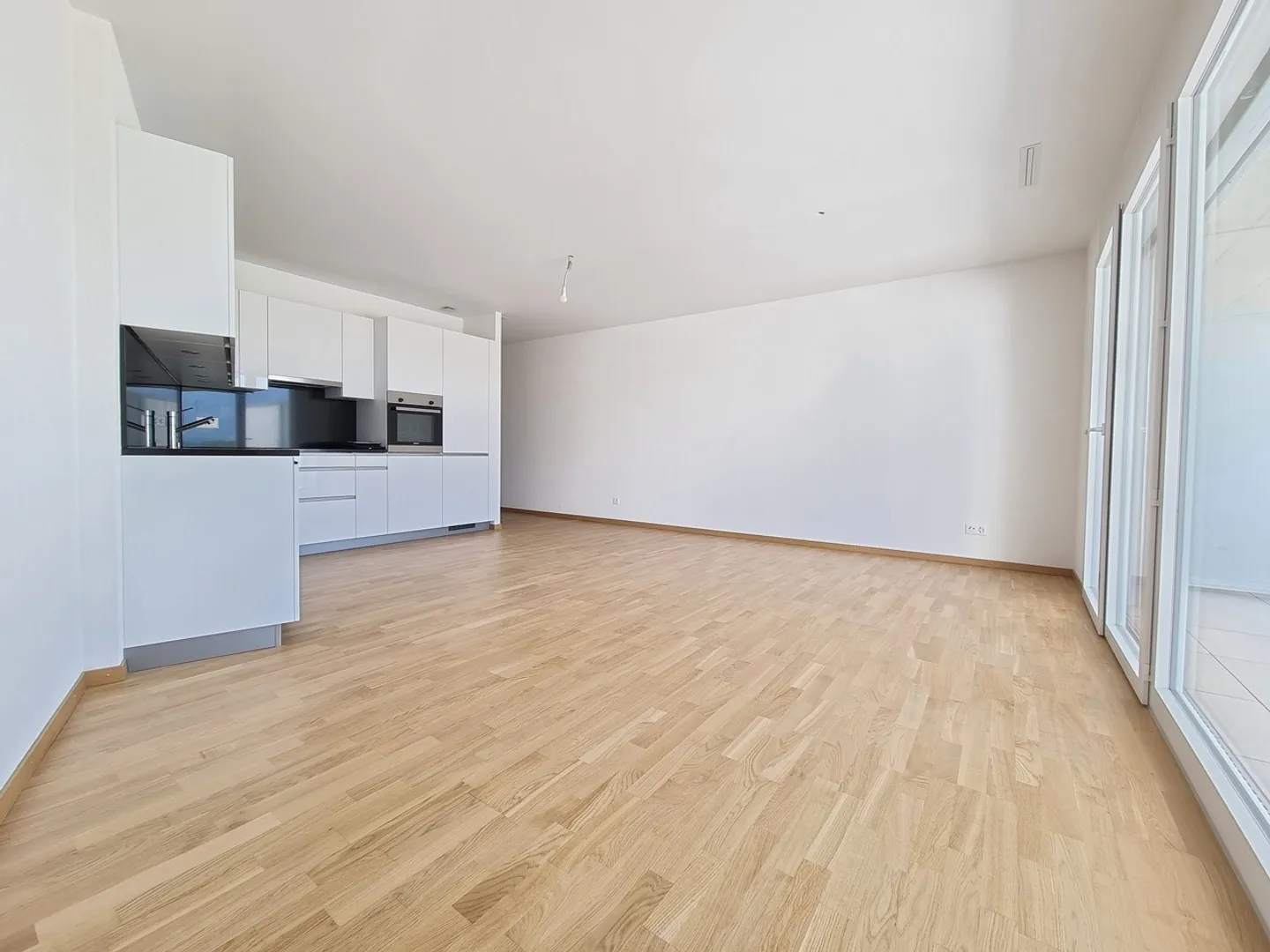 APPARTAMENTO DI 2.5 LOCALI CON BALCONE - Foto 3 di 7