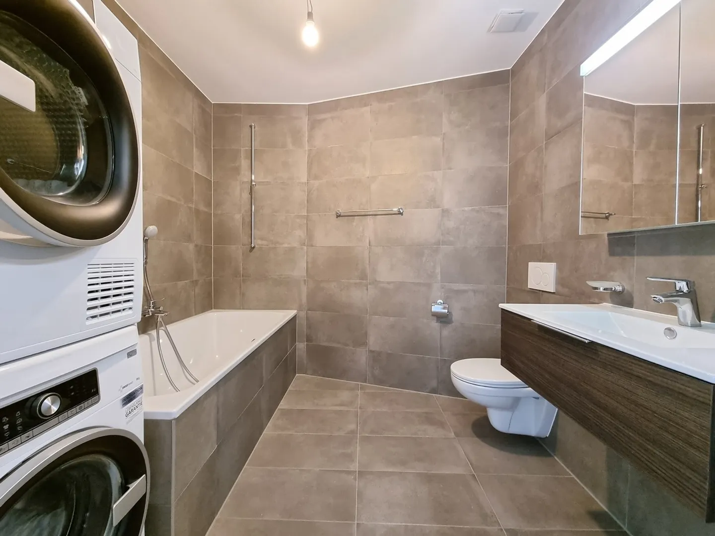 APPARTAMENTO DI 2.5 LOCALI CON BALCONE - Foto 6 di 7