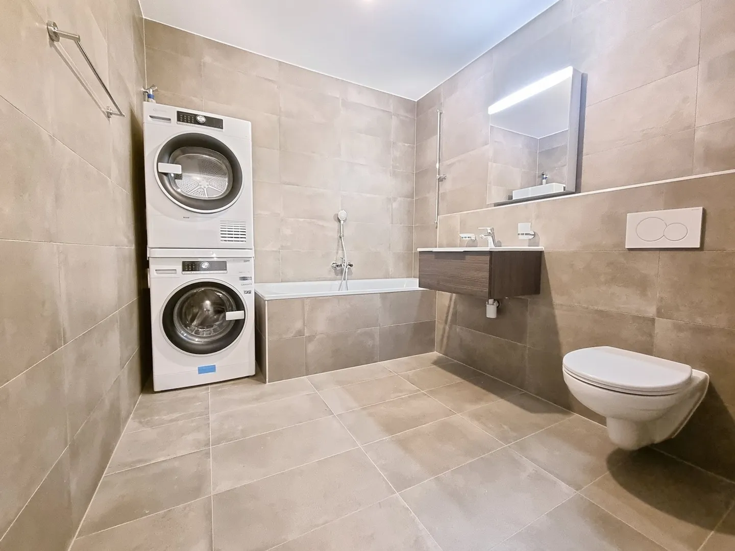 APPARTAMENTO DI 2.5 LOCALI CON TERRAZZA-GIARDINO - Foto 8 di 8