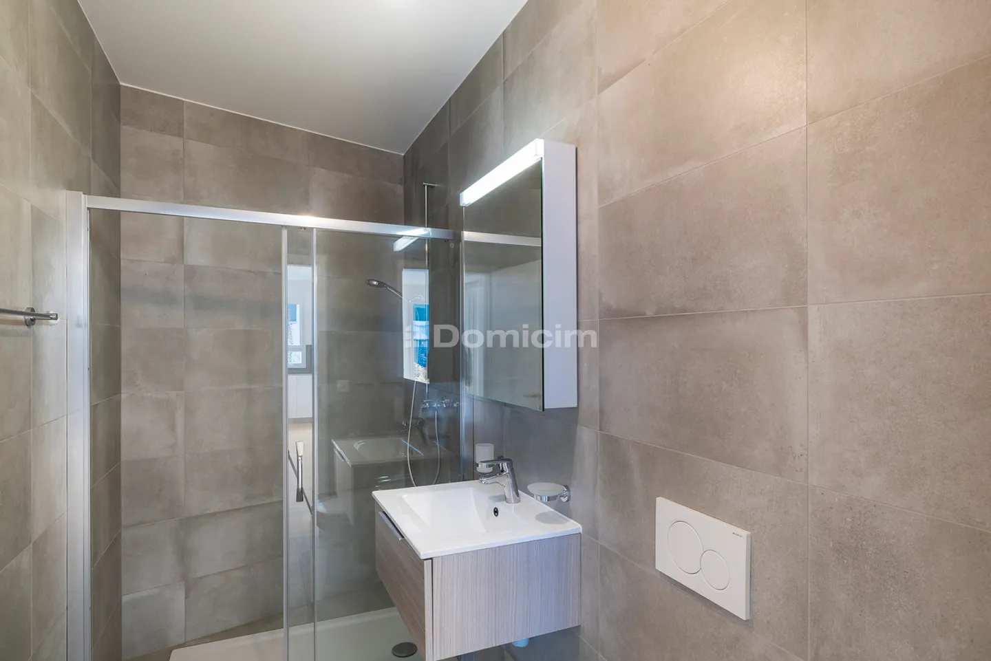 BEL APPARTAMENTO DI 3,5 LOCALI CON TERRAZZA - Foto 9 di 10
