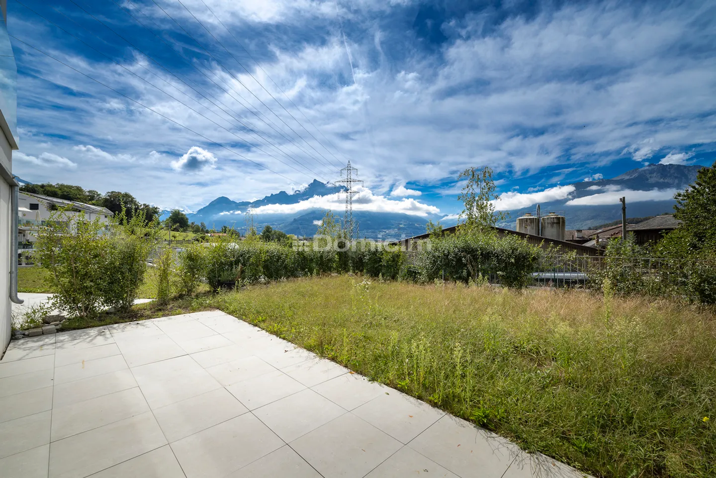 APPARTAMENTO DI 2.5 LOCALI CON TERRAZZA-GIARDINO - Foto 2 di 8