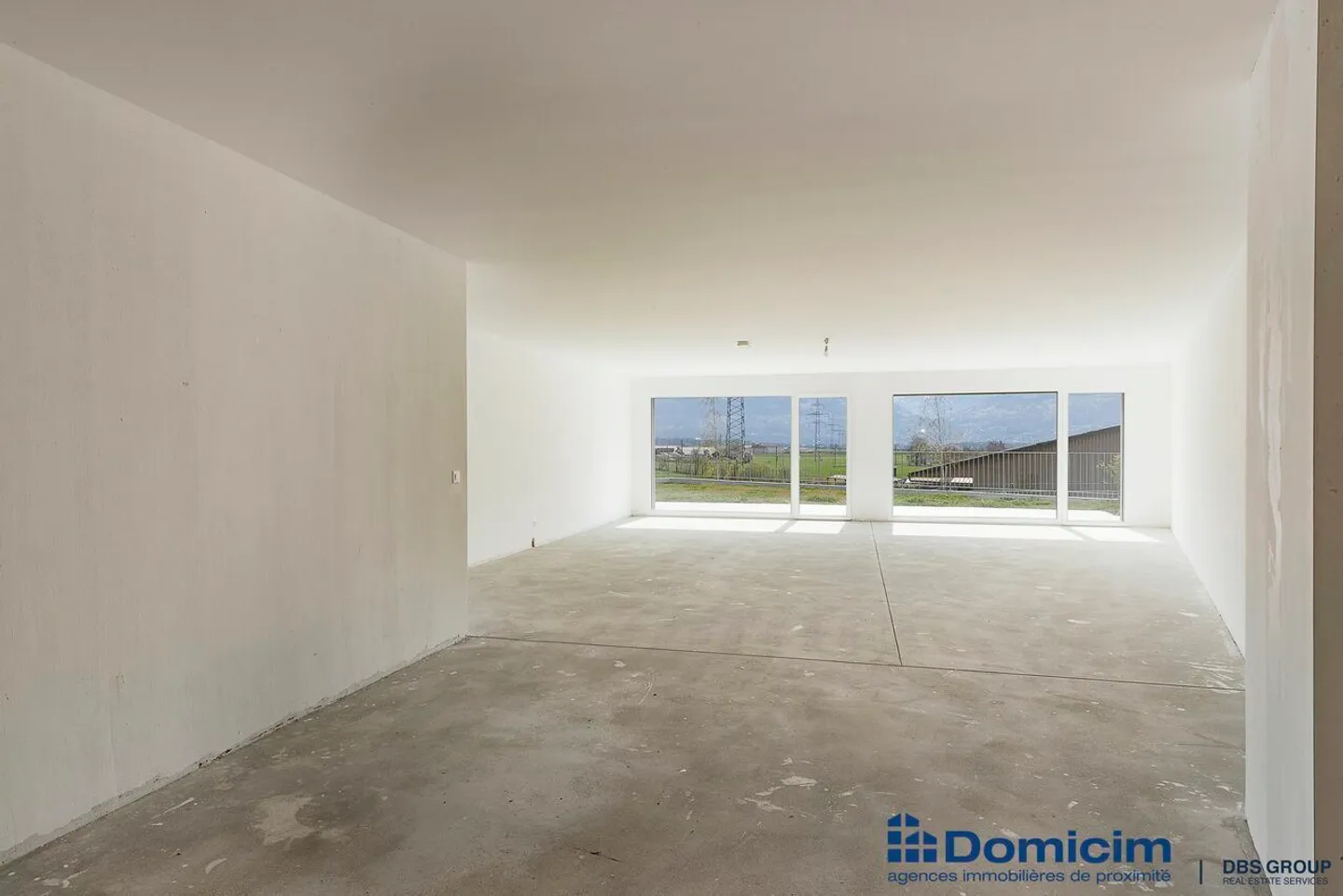 NEW! COMMERCIAL SPACE OF 117m² WITH TERRACE-GARDEN - Photo 2 of 7