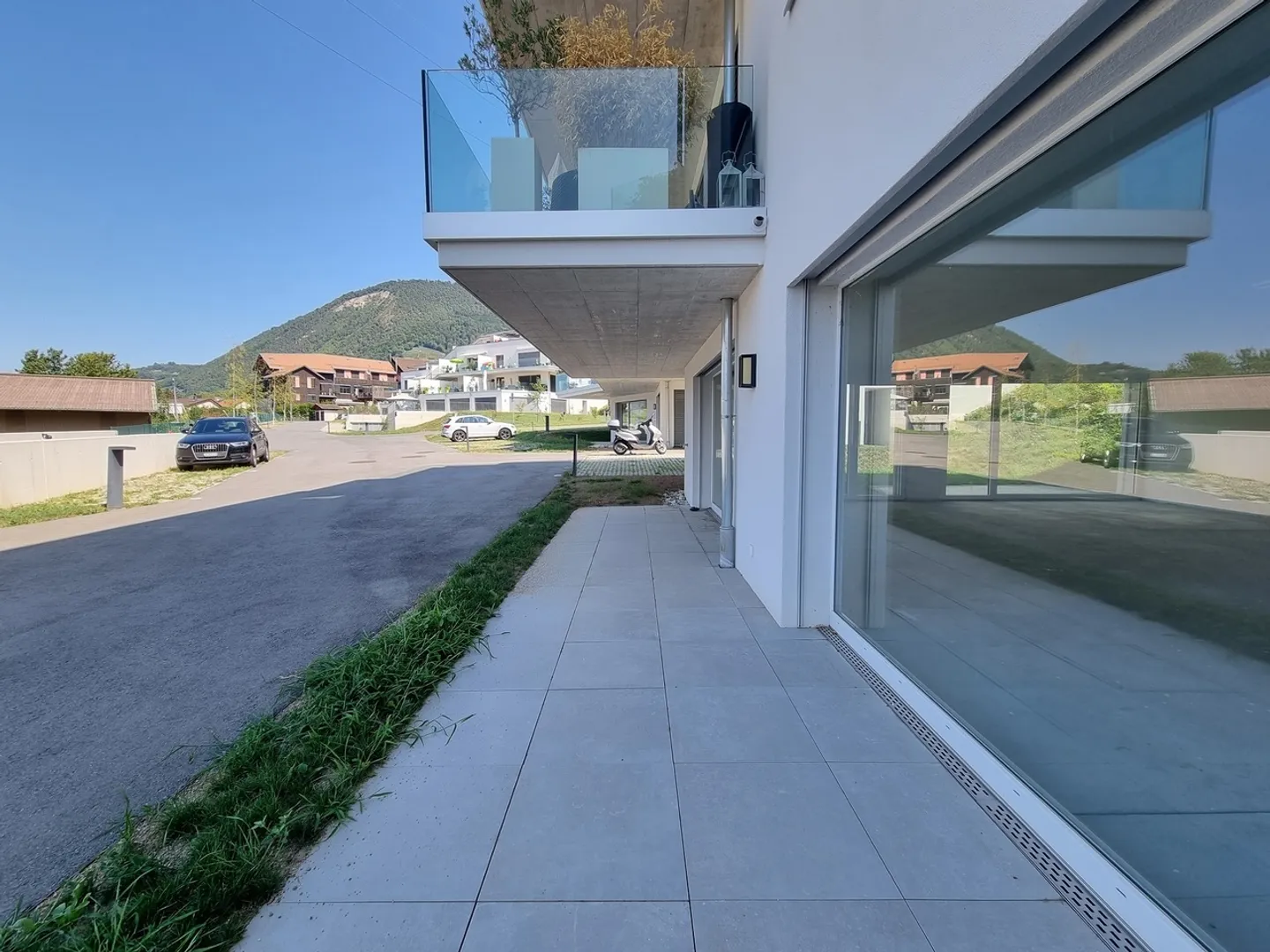 NEU! GEWERBLICHE FLÄCHE VON 131 m² MIT TERRASSE-GARTEN - Foto 10 von 11