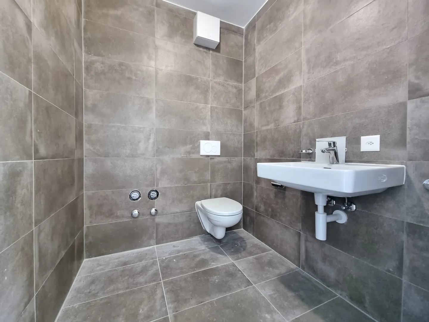 NEW! COMMERCIAL SPACE OF 69m² WITH TERRACE-GARDEN - Photo 5 of 9