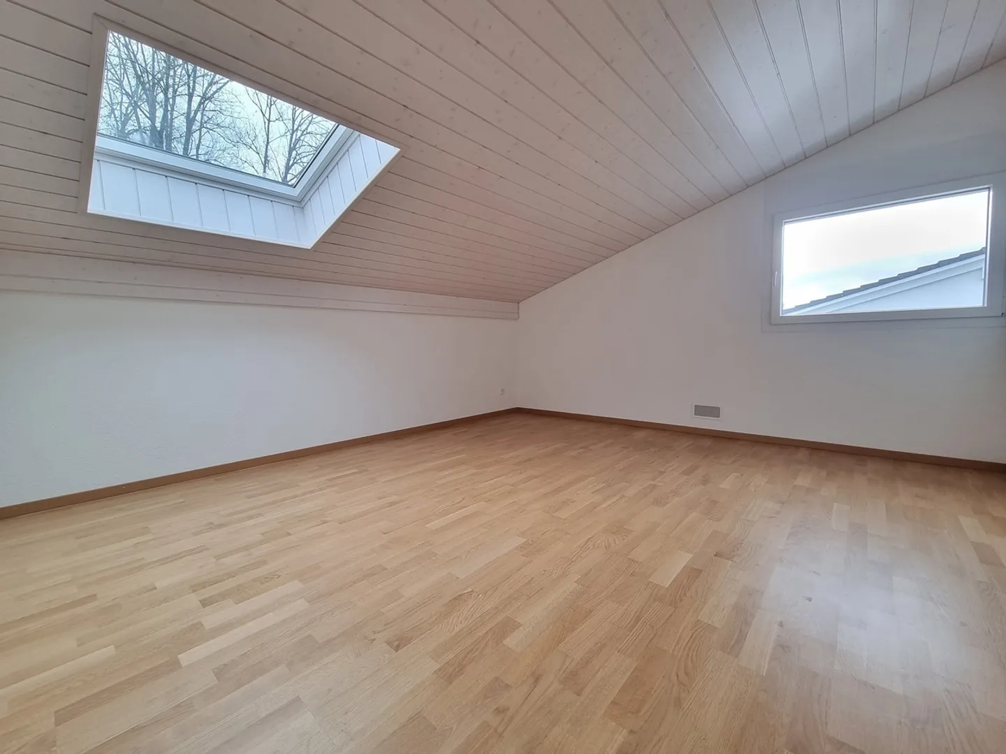 APPARTAMENTO MANSARDATO SPAZIOSO DI 2.5 STANZE PER AFFITTO - Foto 7 di 10