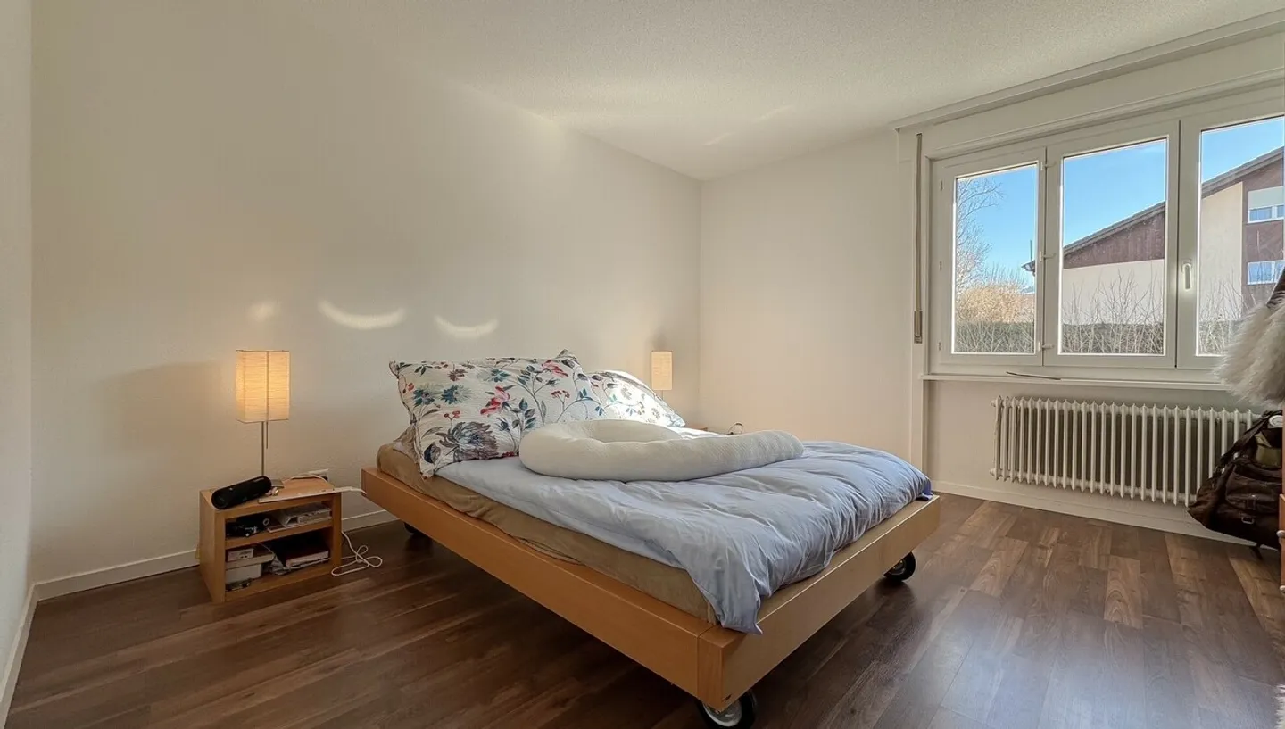 Charming 3.5-room apartment with balcony in a quiet renovated condominium - Photo 10 of 12