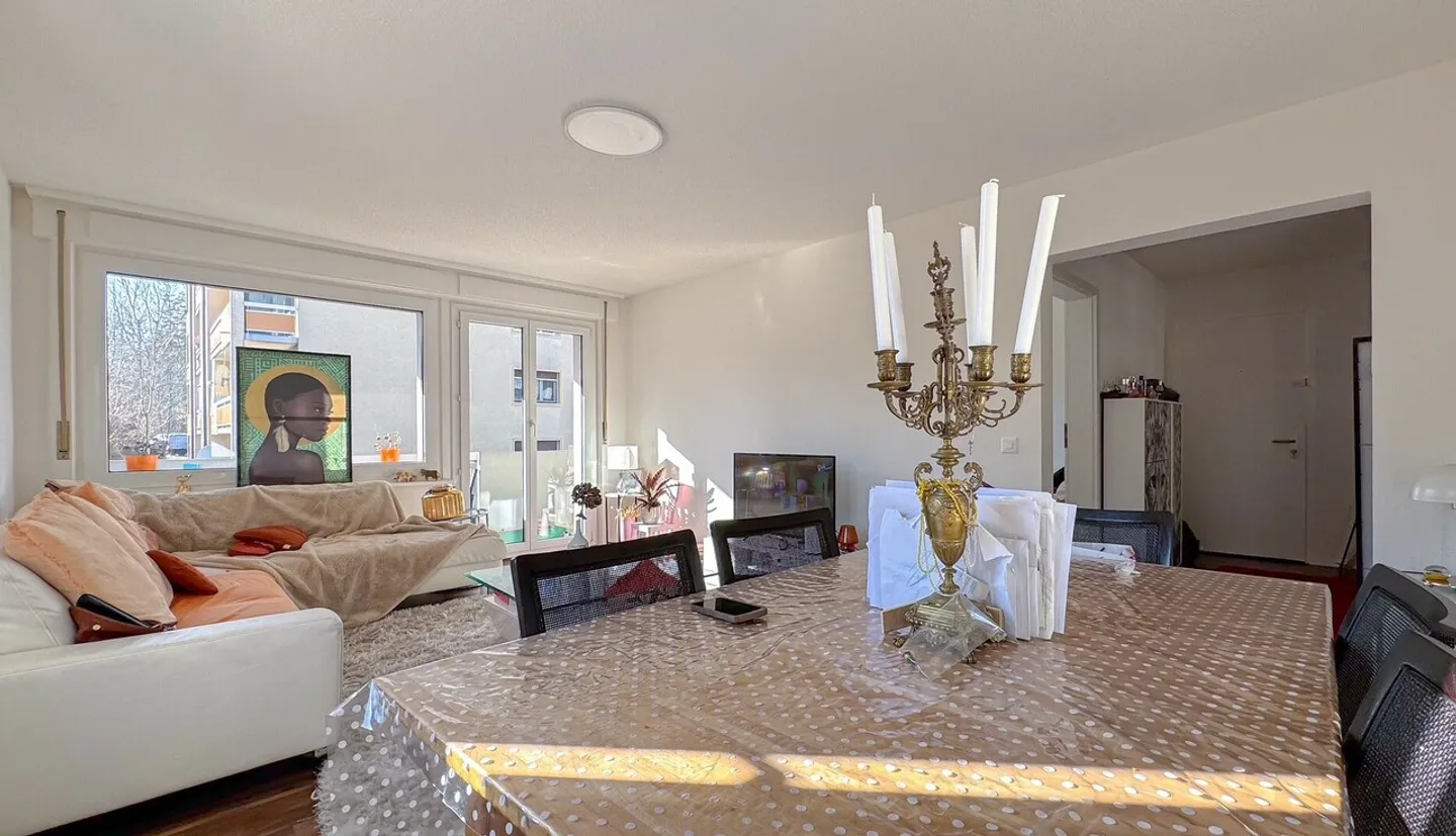 Charming 3.5-room apartment with balcony in a quiet renovated condominium - Photo 5 of 12