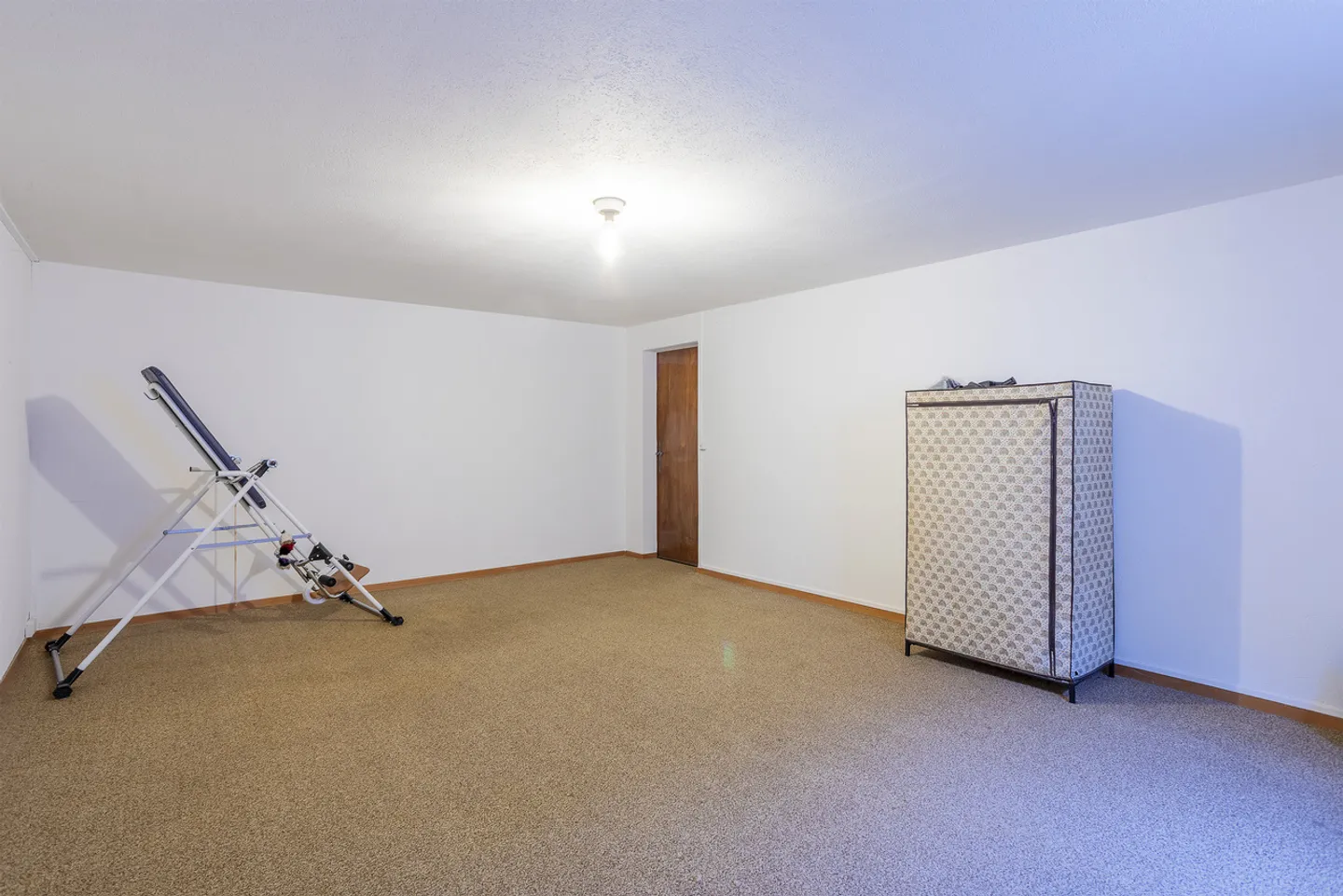 Villa bifamiliare di 5,5 locali con veranda, parcheggi e garage. - Foto 13 di 13