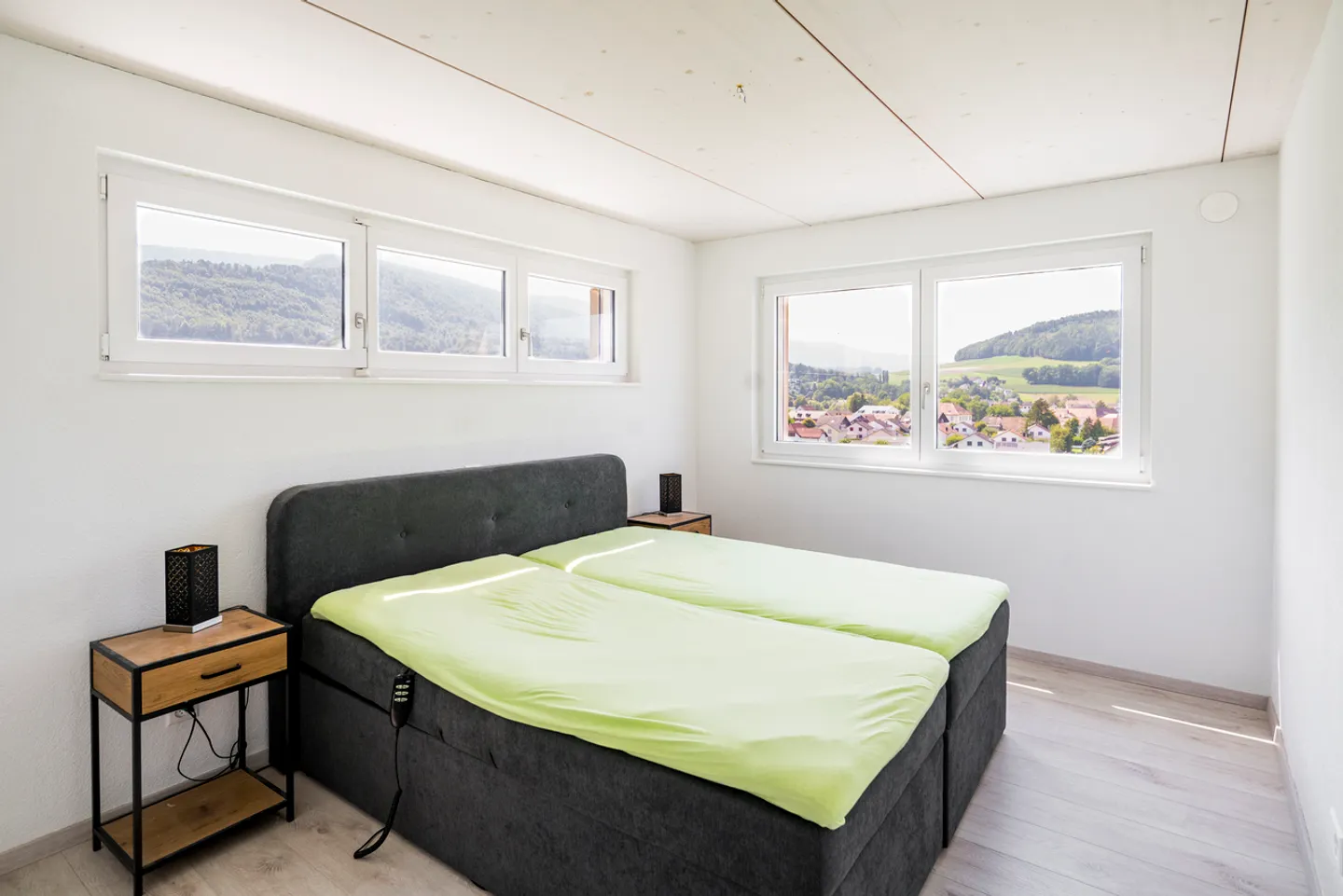 Panoramablick für diese 6,5-Zimmer-Villa - Foto 9 von 13