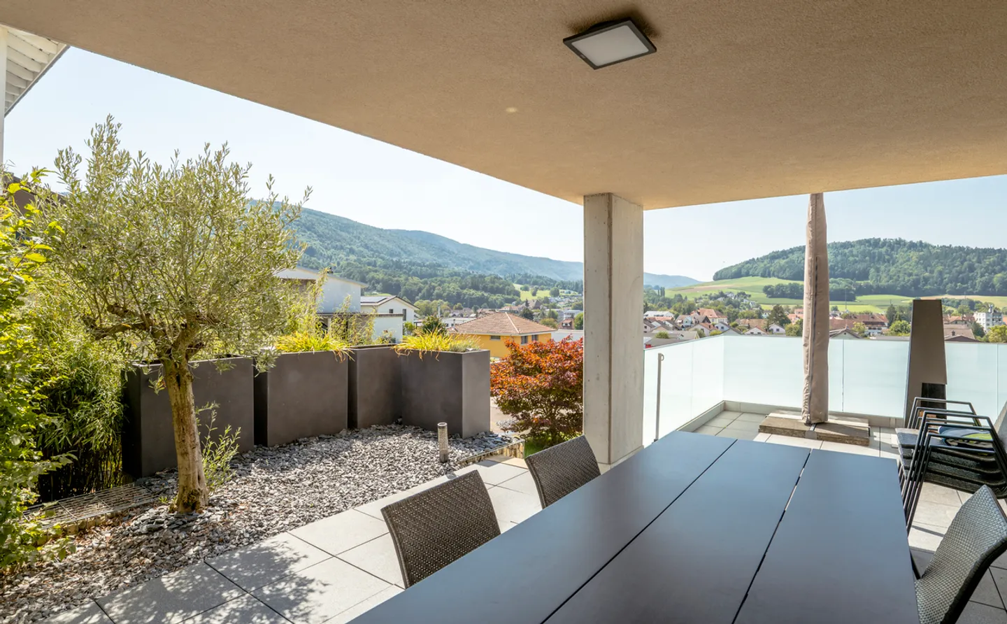 Panoramablick für diese 6,5-Zimmer-Villa - Foto 13 von 13