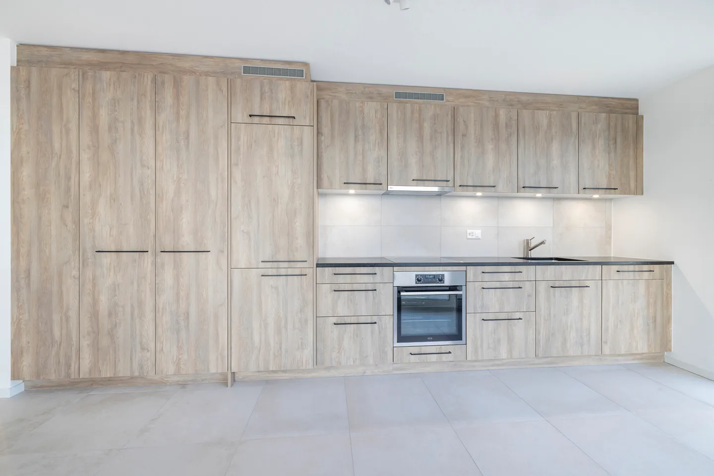 Appartement 2.5 pièces paisible - Photo 3 sur 13