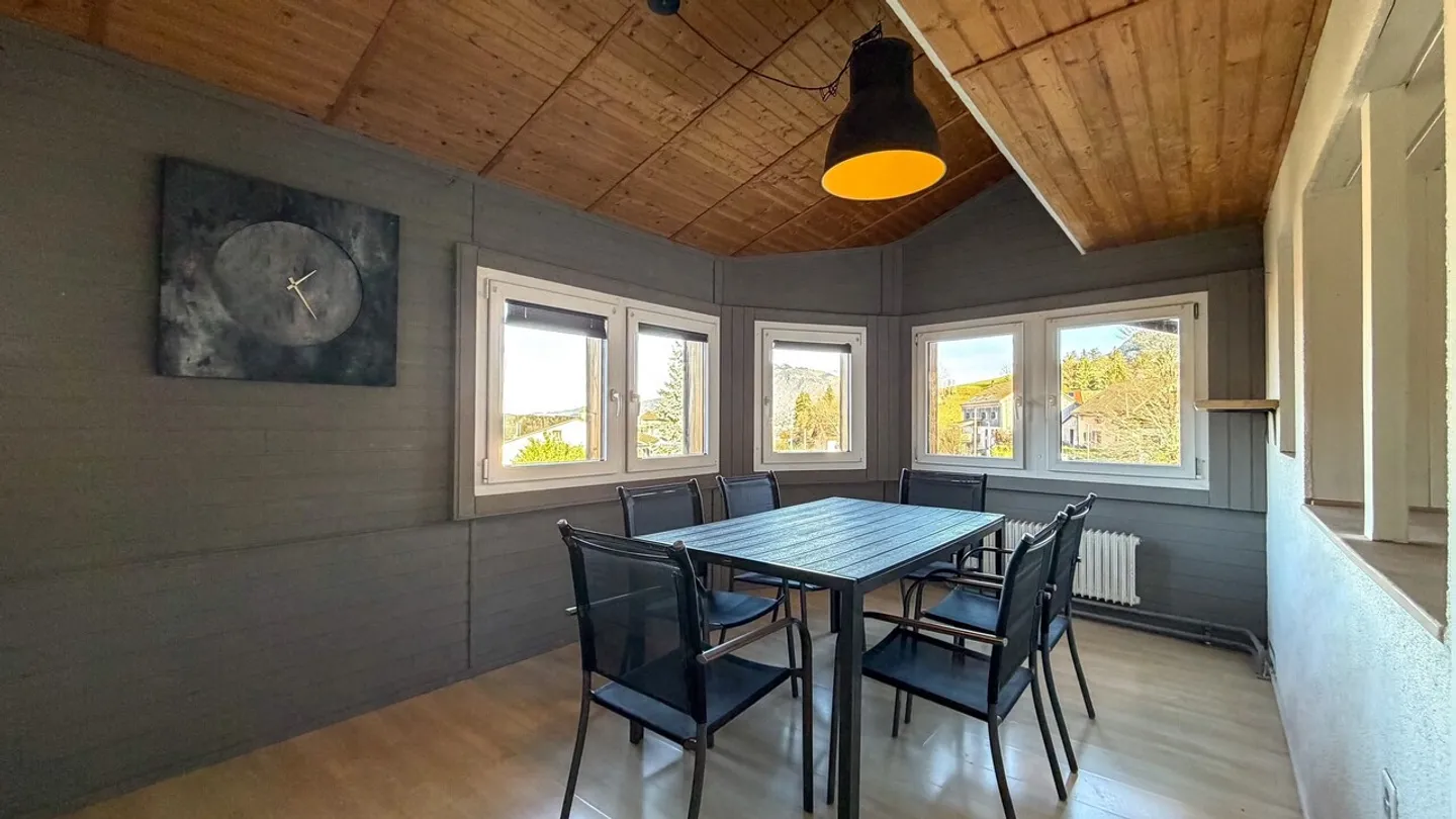 HOUSE WITH 2 SEPARATE UNITS, GARAGE AND PARKING SPACES - Photo 11 of 13