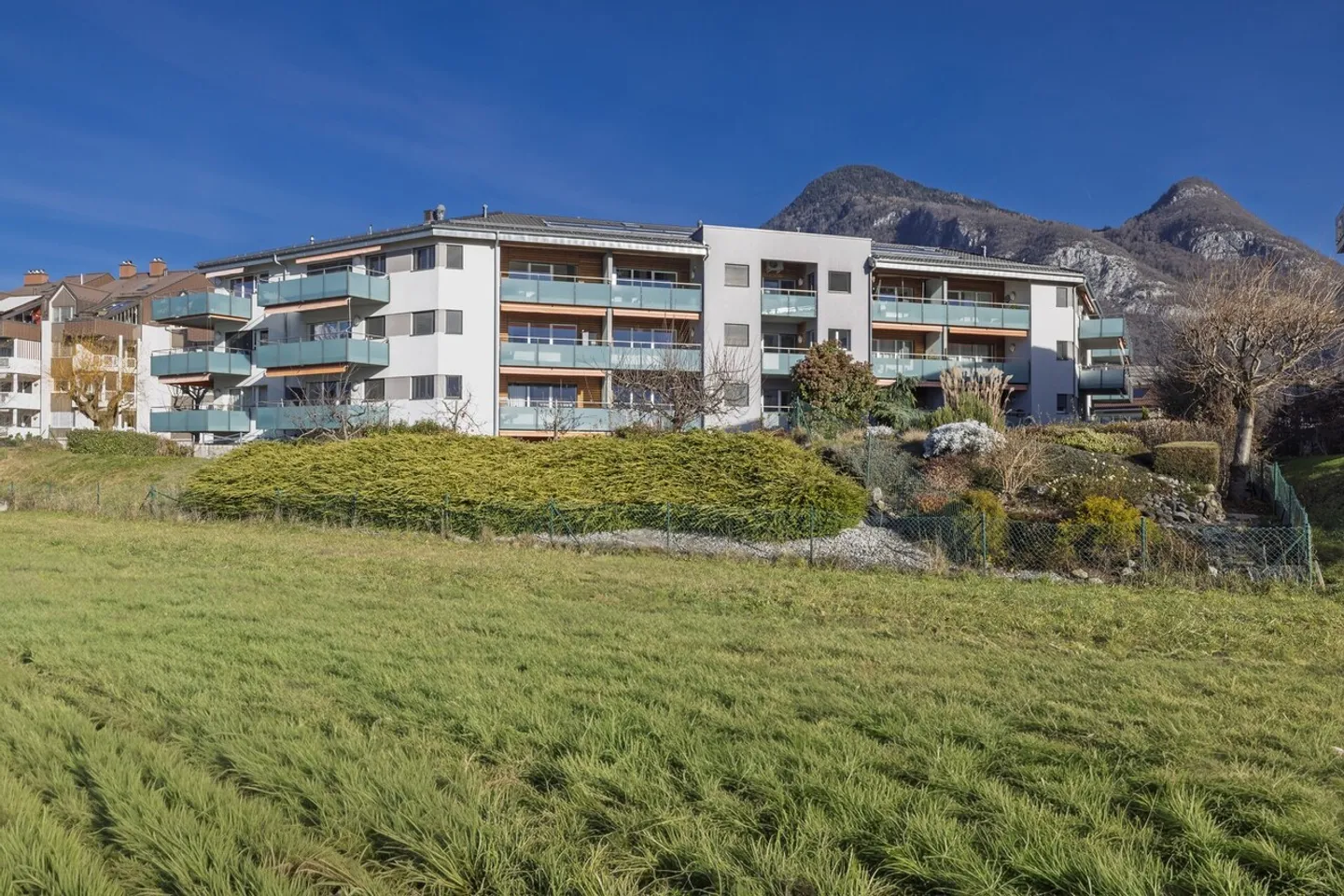 Große zeitgenössische Wohnung in einem charmanten Wohnviertel - Foto 1 von 13