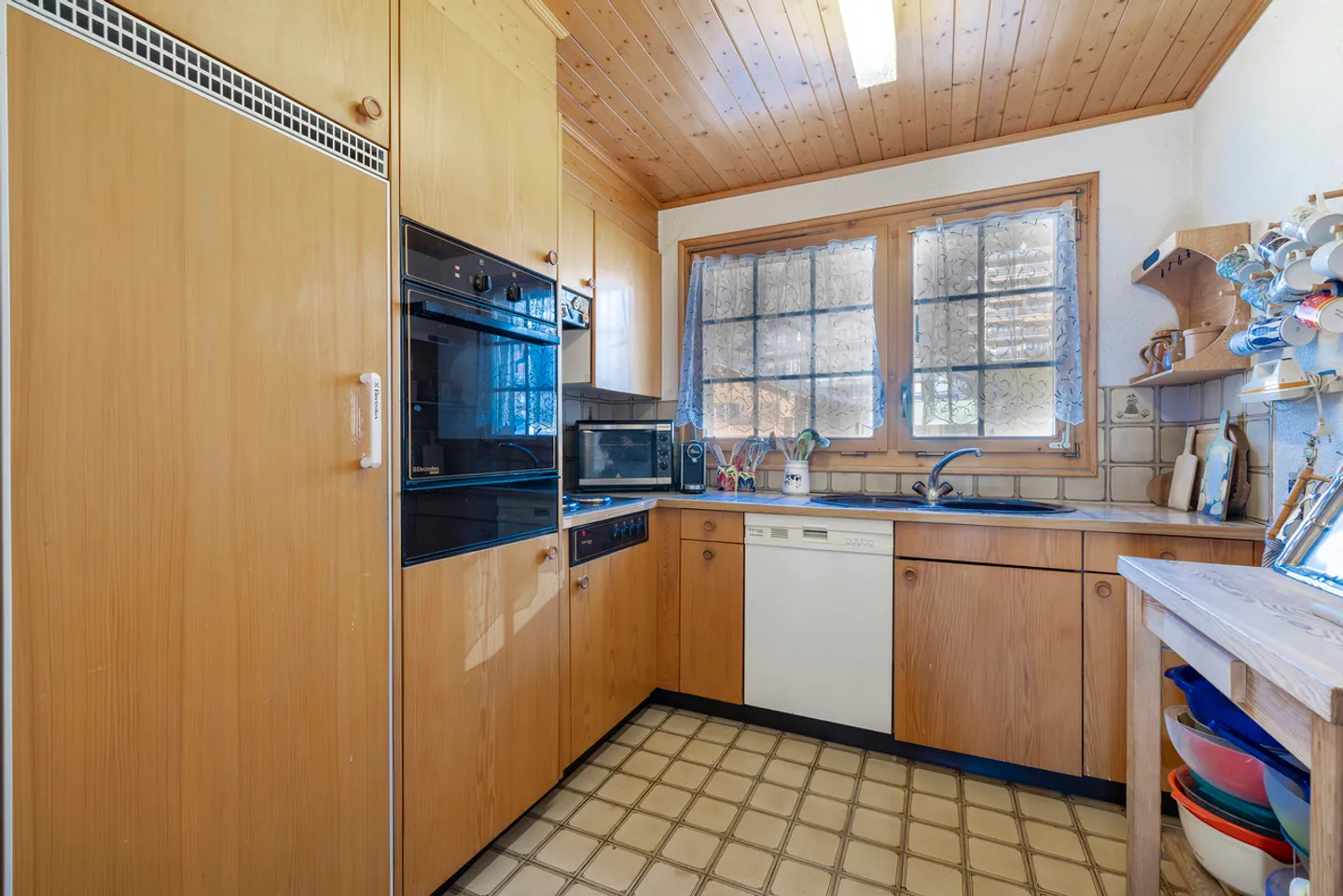 Charming chalet-style apartment with fireplace in the center of the village! - Photo 7 of 13