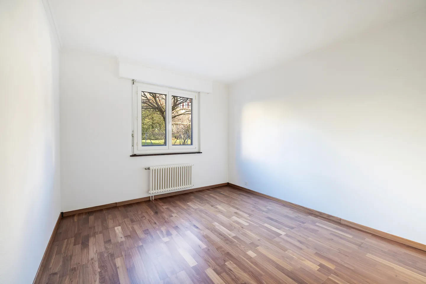 Central address and peaceful setting, just steps from schools and amenities - Photo 7 of 13