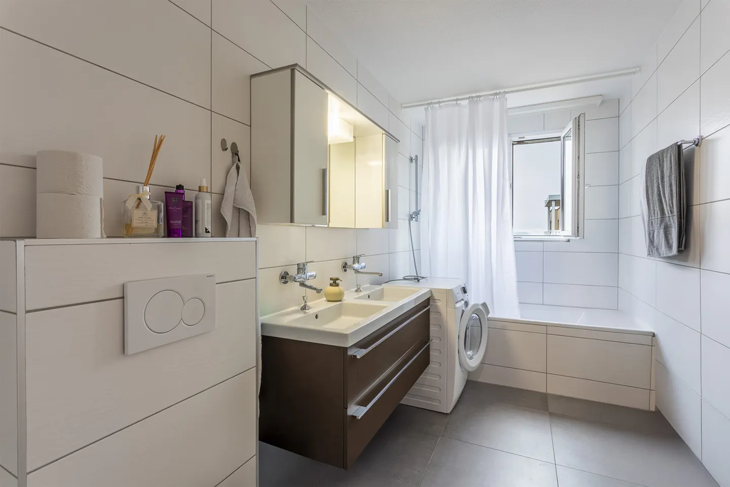 5.5P ON 4TH FLOOR WITH UNDERGROUND PARKING LOT 12 - Photo 8 of 11