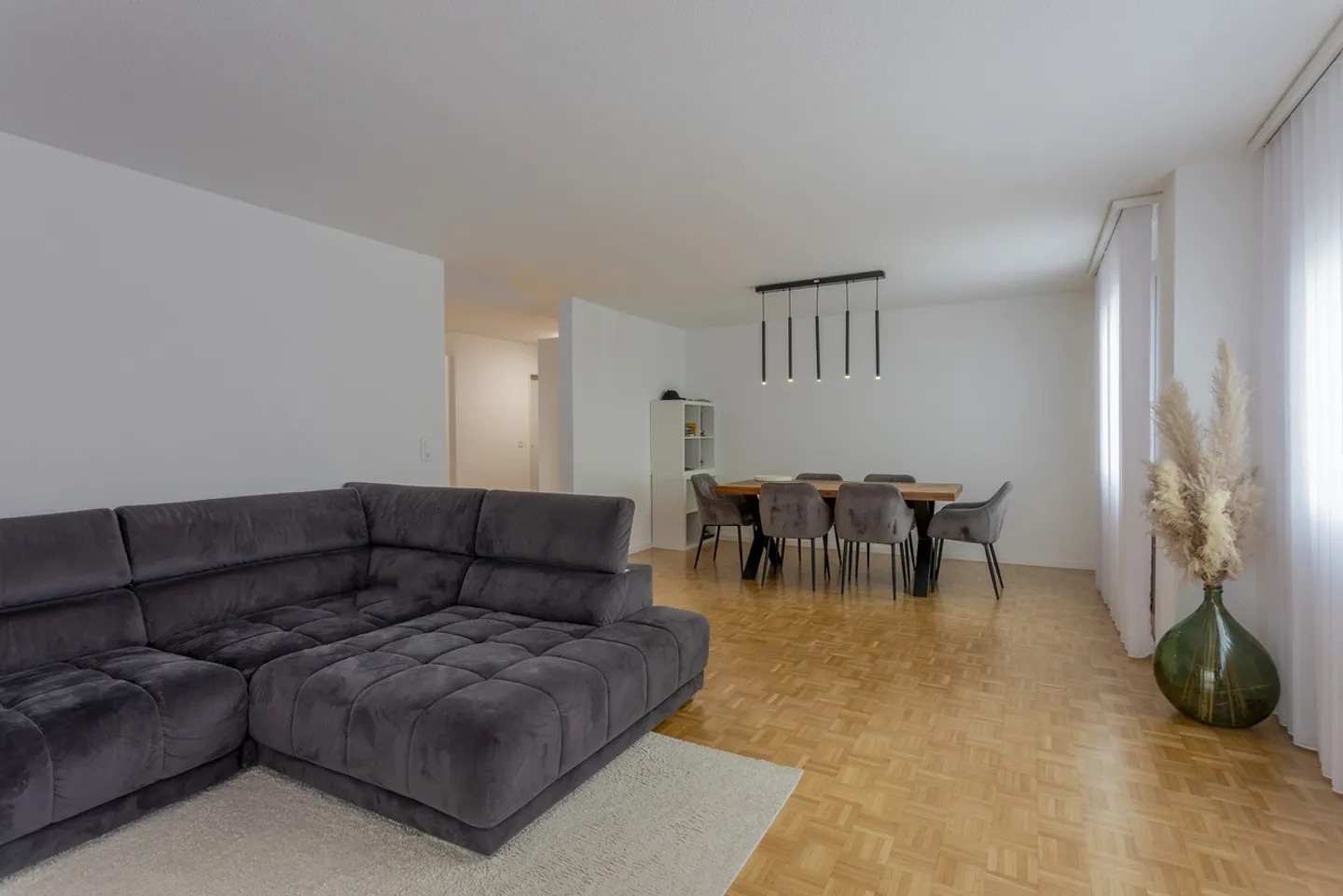 5.5P ON 4TH FLOOR WITH UNDERGROUND PARKING LOT 12 - Photo 1 of 11