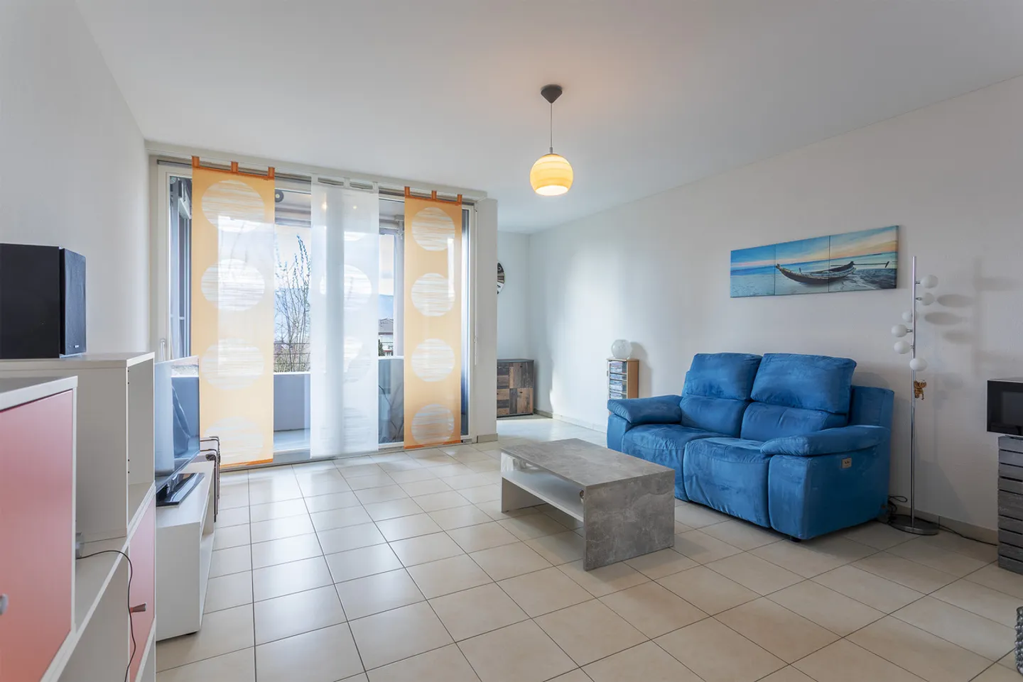 Charming Apartment by Lake Neuchâtel - Photo 2 of 8