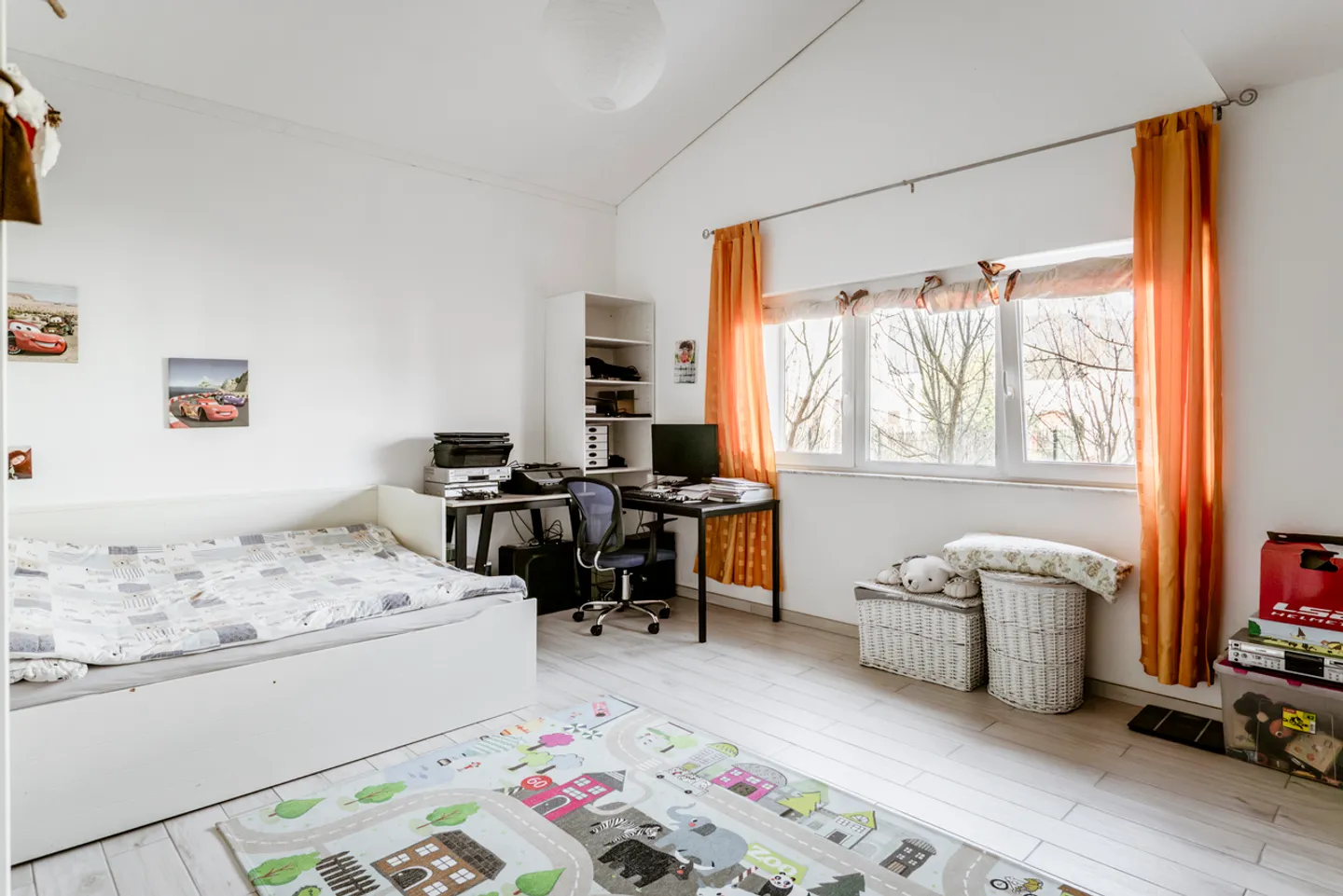 Very large family villa with possible extension - Photo 6 of 13