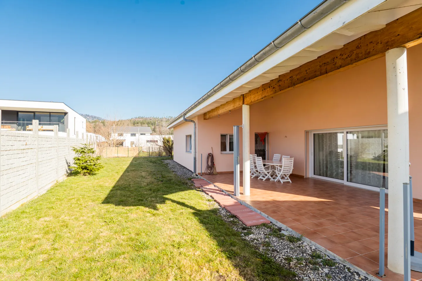 Very large family villa with possible extension - Photo 1 of 13