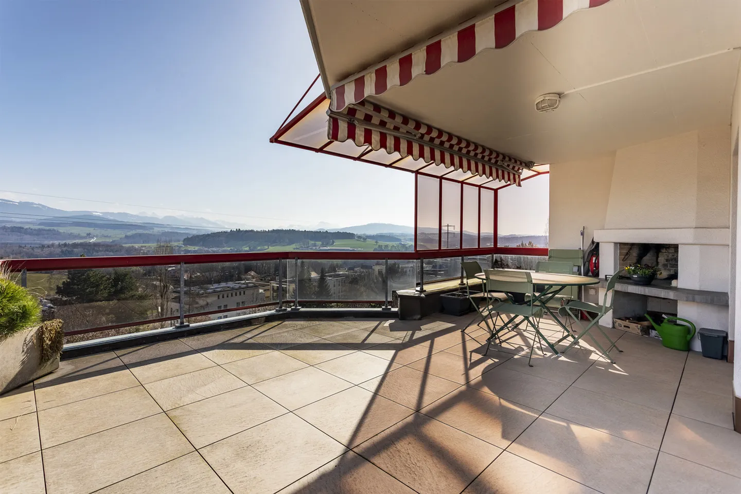 7-room penthouse on the 3rd floor of a condominium building - Photo 4 of 10