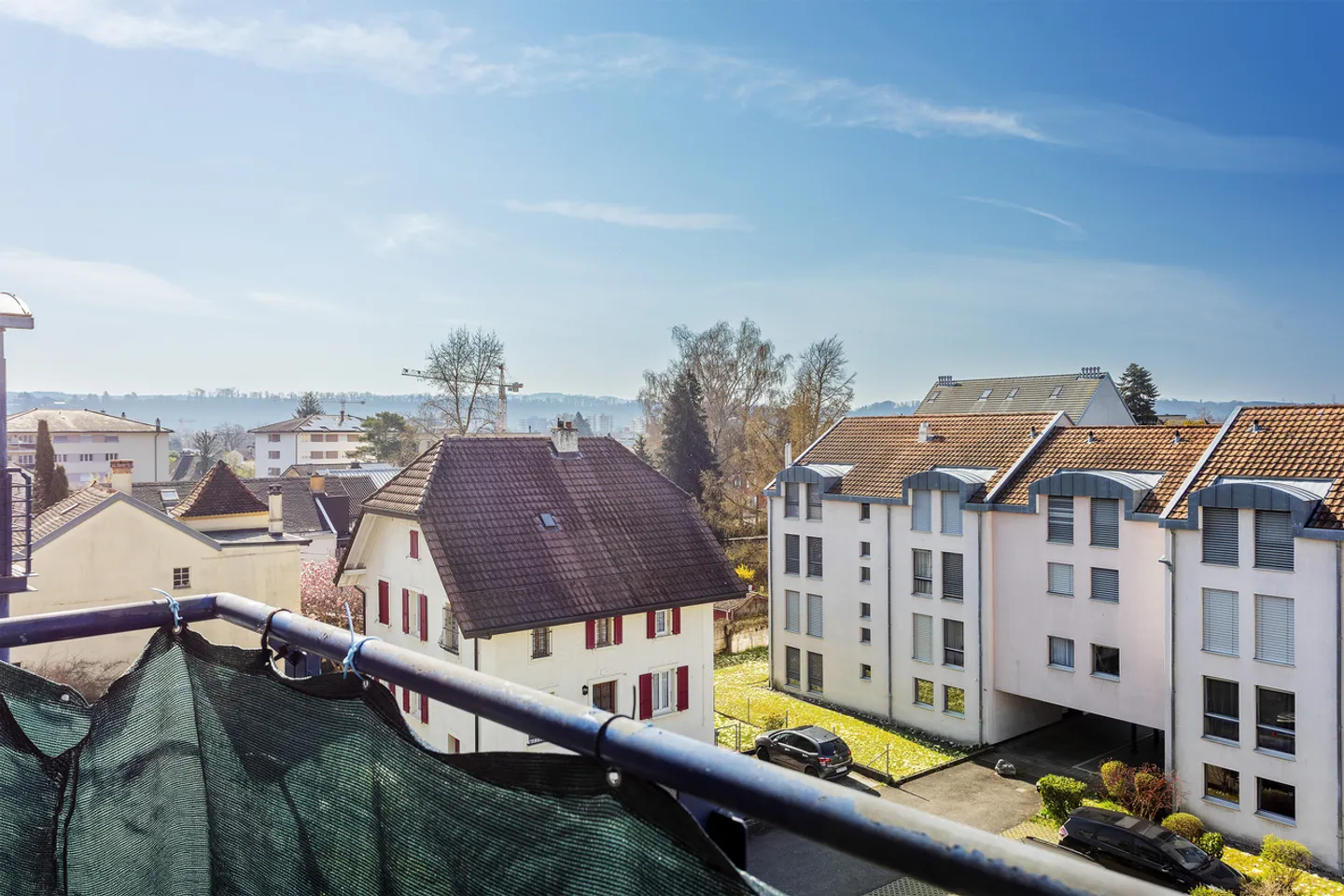 Appartement 4,5 pièces dans une rue calme du centre-ville - Photo 2 sur 7