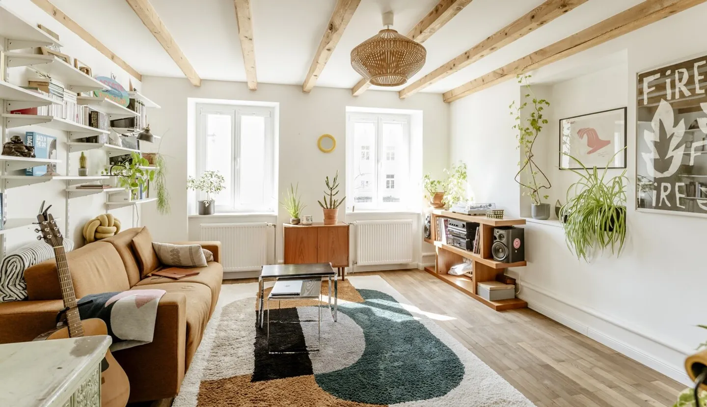 Bâtisse de Village Rénovée - Photo 2 sur 13