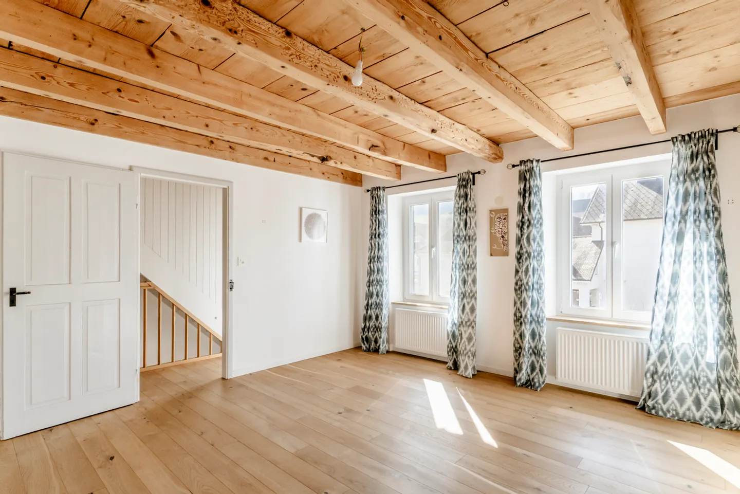 Bâtisse de Village Rénovée - Photo 7 sur 13