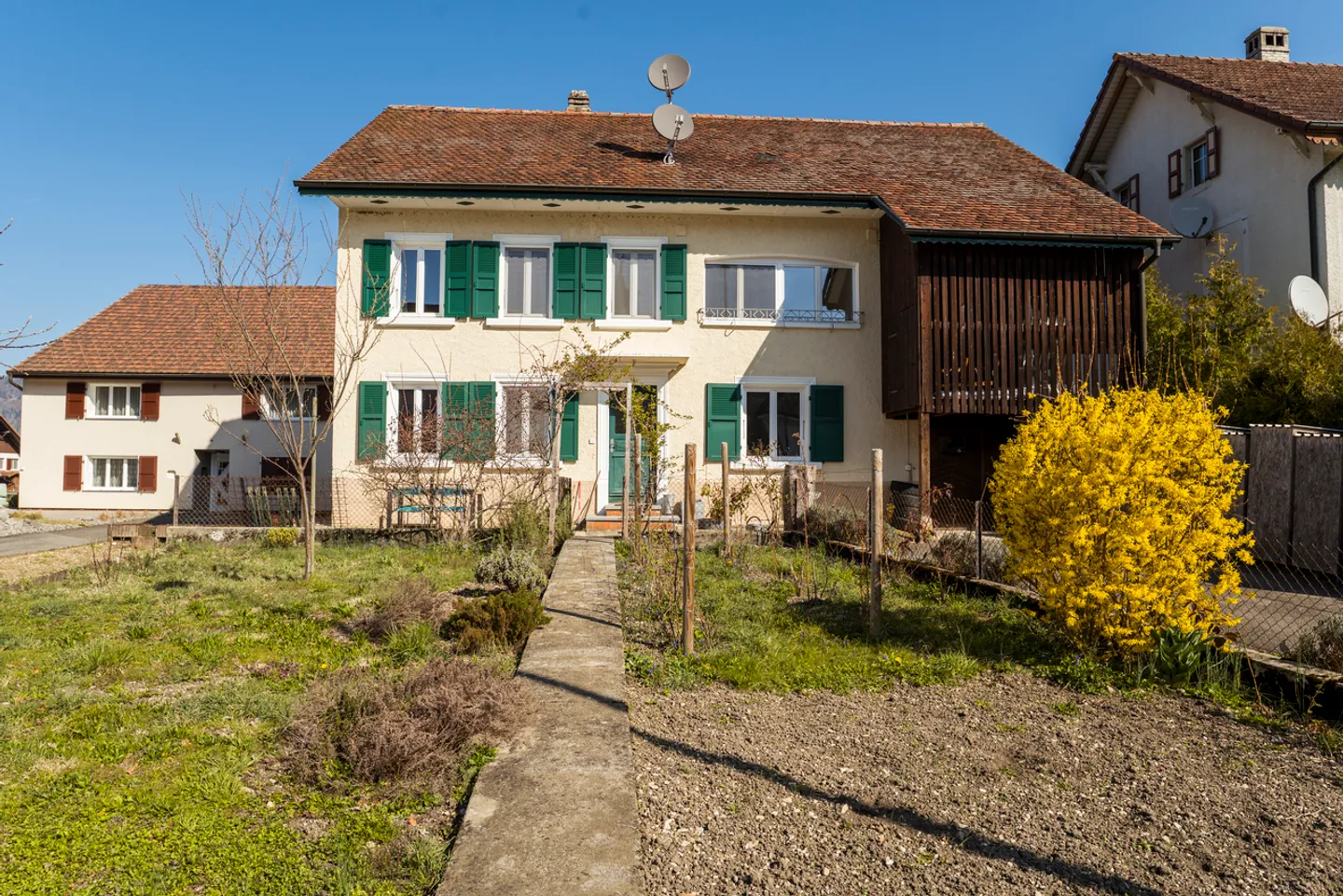 Bâtisse de Village Rénovée - Photo 1 sur 13