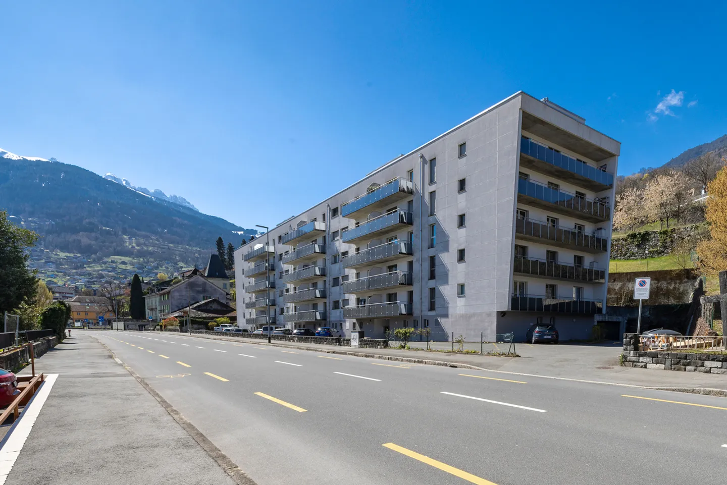 Appartement traversant 4.5 pièces avec jardin au centre de Monthey - Photo 11 of 12