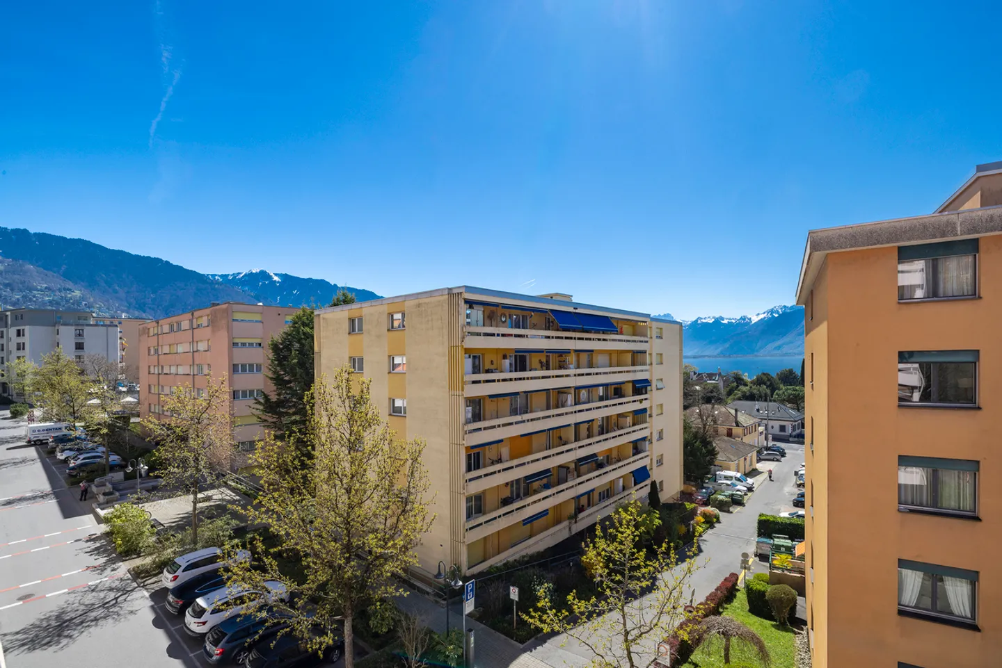 4.5 camere luminose con balconi, vista lago e grande potenziale - Foto 10 di 11