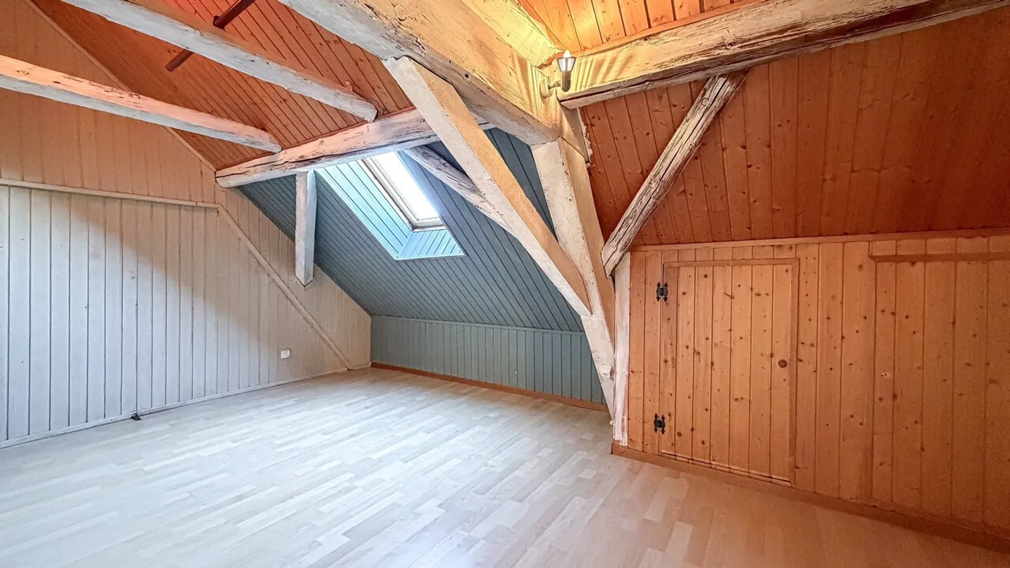 SMALL INCOME BUILDING WITH 2 APARTMENTS, GARAGE AND PARKING SPACES - Photo 10 of 13