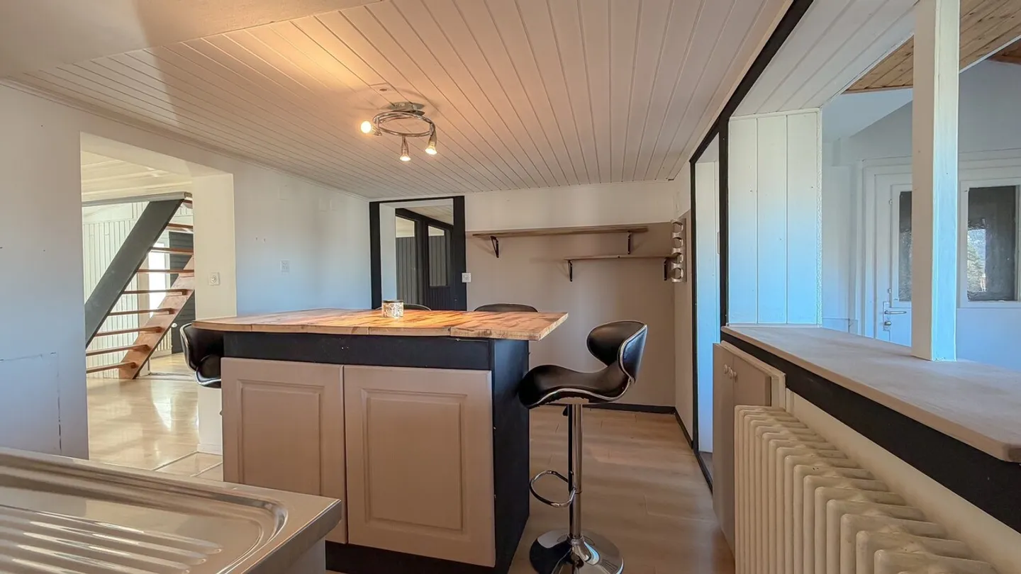 SMALL INCOME BUILDING WITH 2 APARTMENTS, GARAGE AND PARKING SPACES - Photo 6 of 13