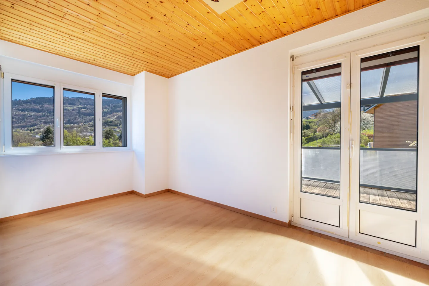 Villa spacieuse avec jardin - Photo 4 sur 13