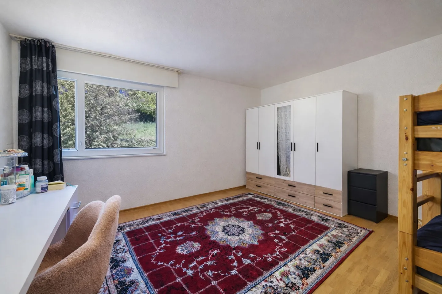 4.5 camere luminose con balconi, vista lago e grande potenziale - Foto 4 di 11