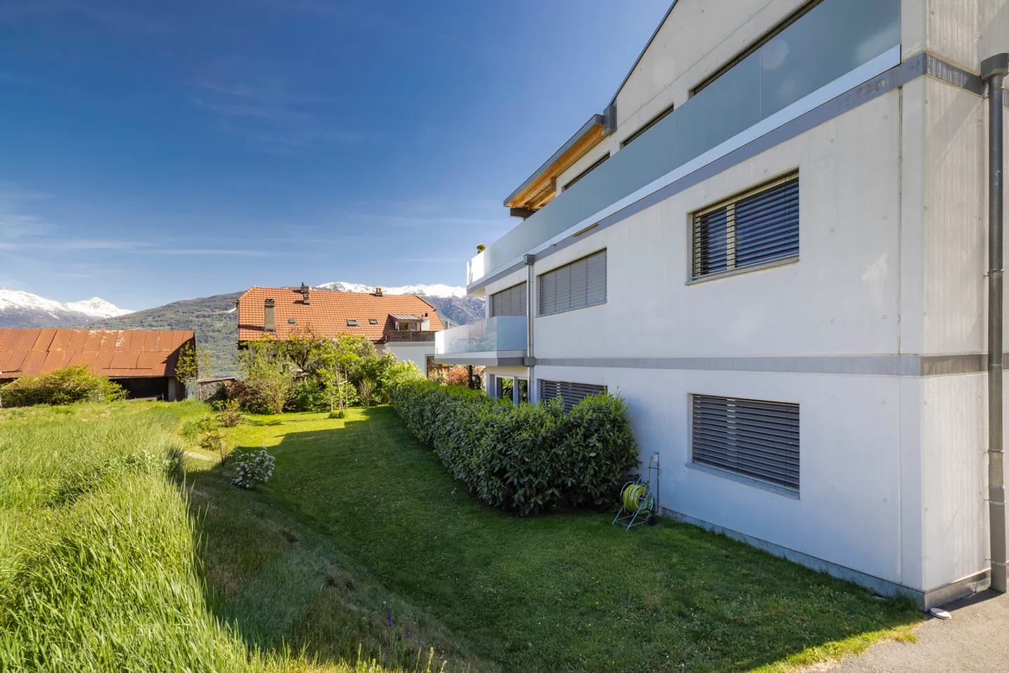 Charming Apartment with Garden - Photo 4 of 13