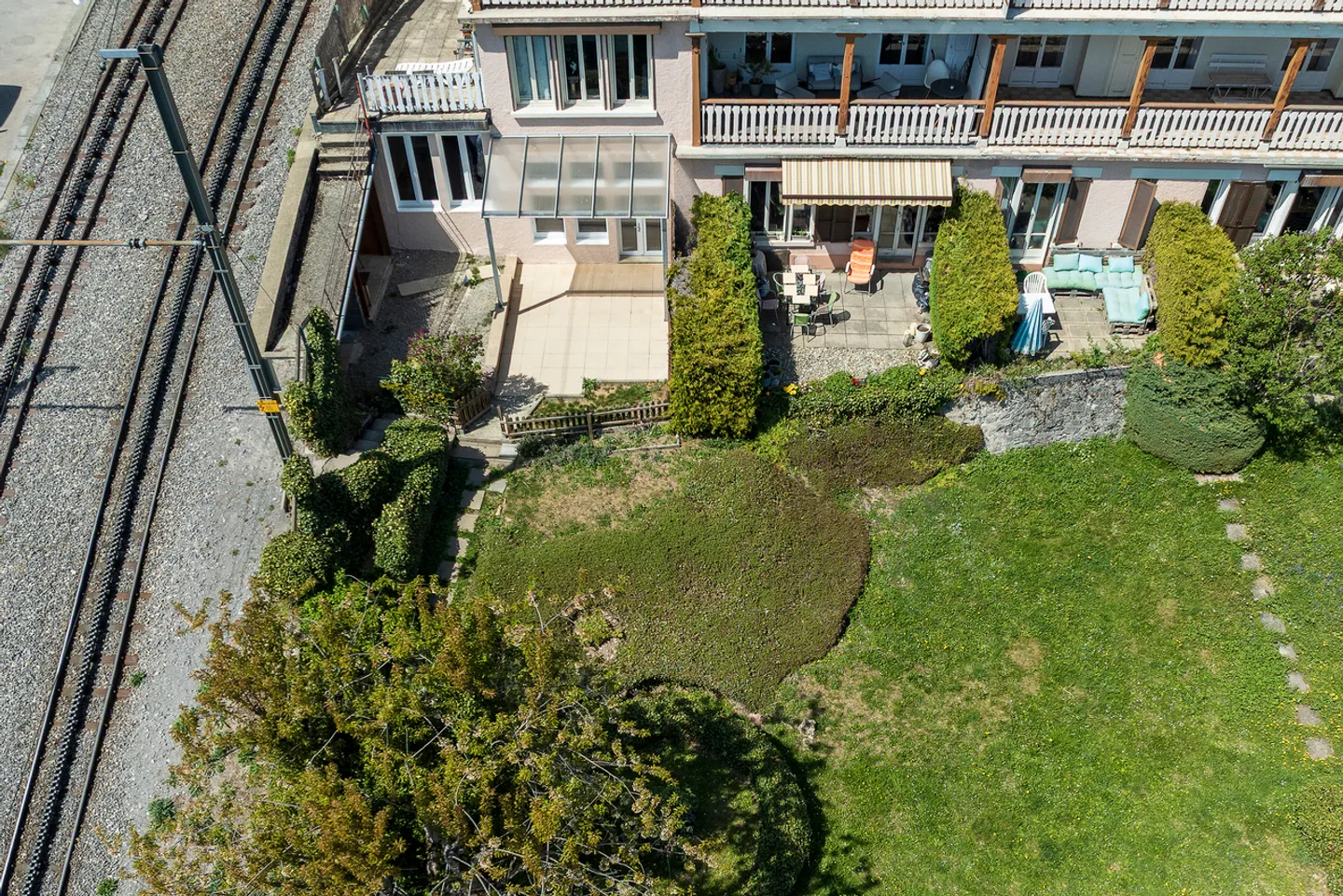 Le Roselier - Appartamento ristrutturato di 3,5 locali con terrazza esposta a sud, accanto alla stazione - Foto 12 di 13